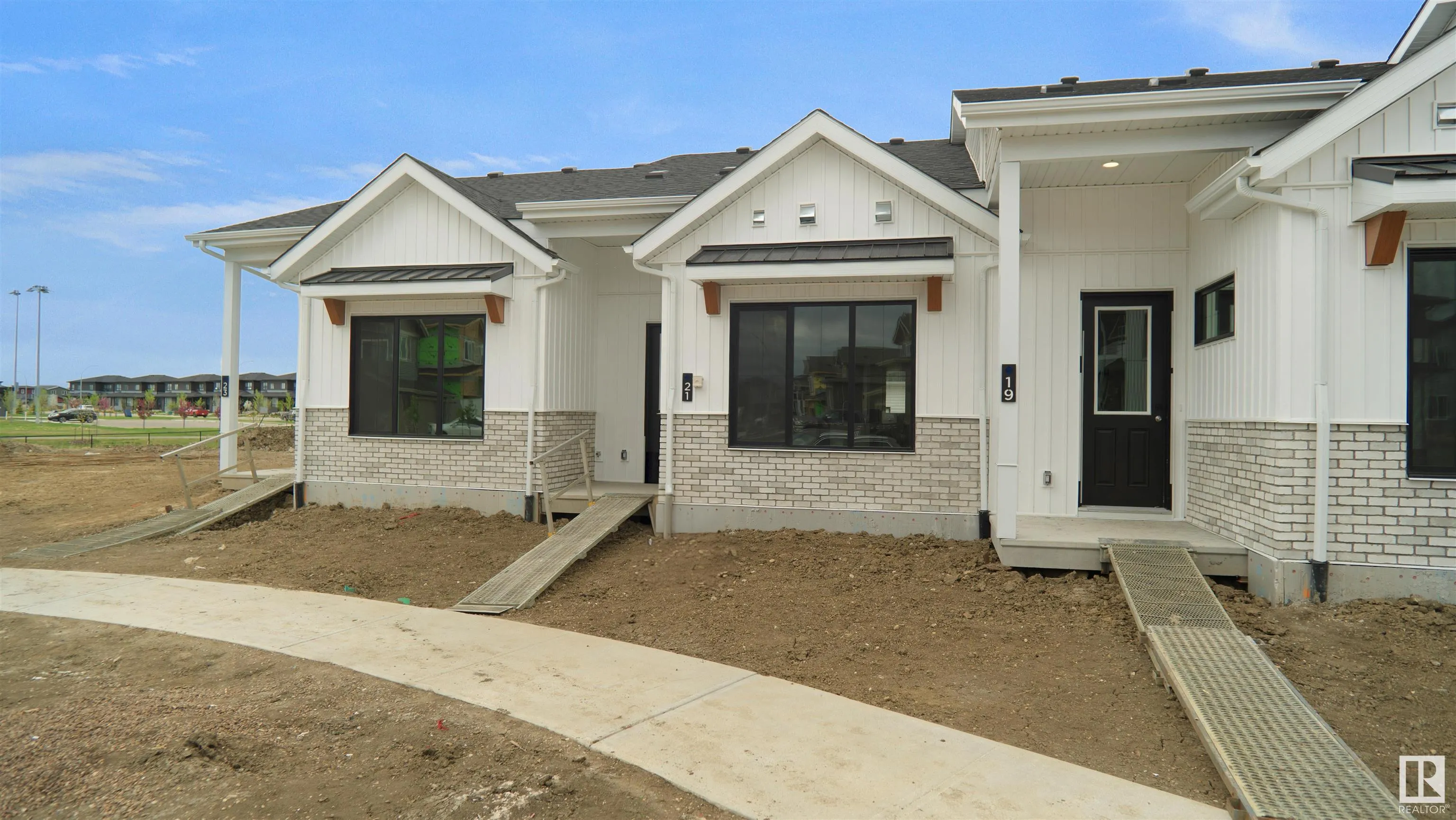 21 DEER MEADOW Crescent