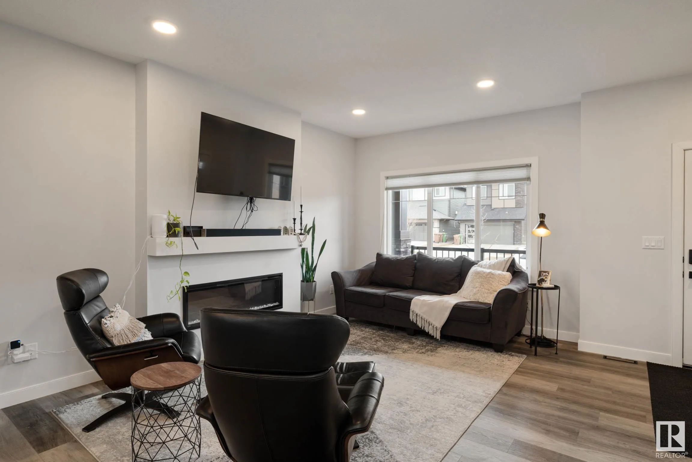 60 REDSPUR Drive
