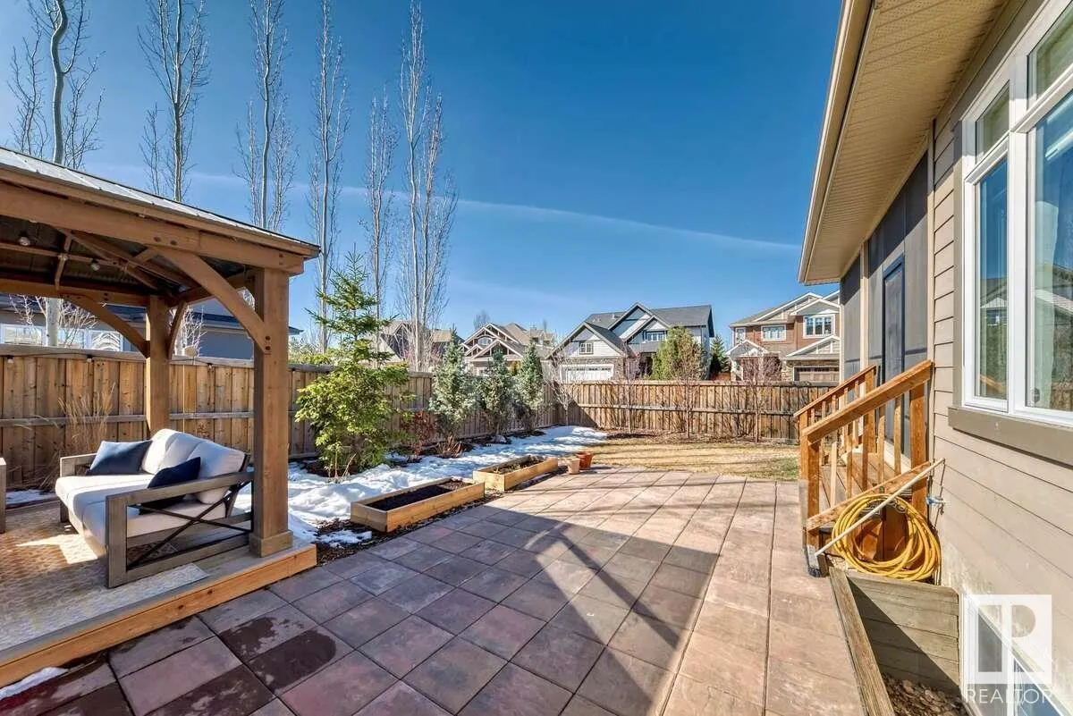 4323 WHITELAW Way