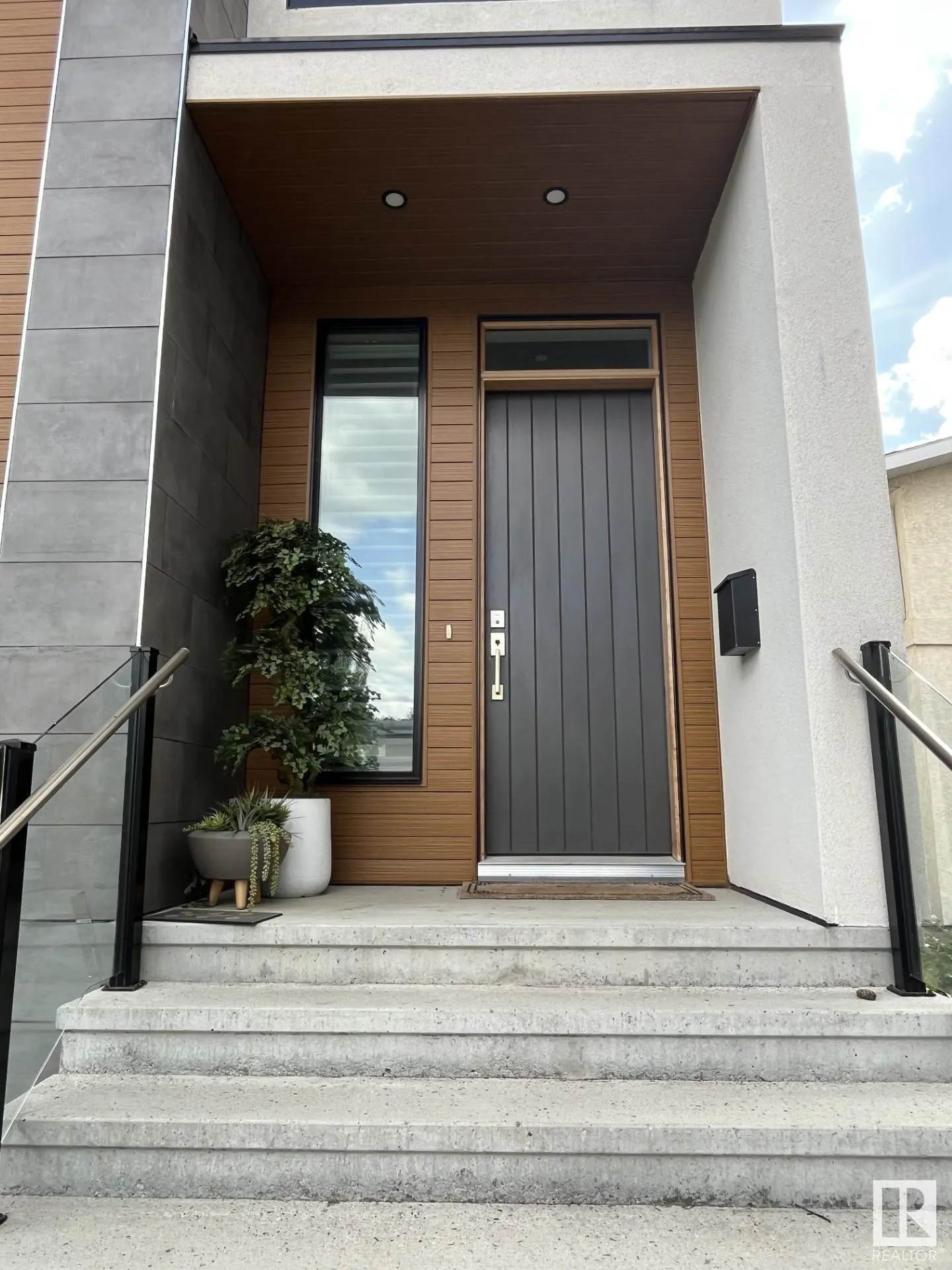 44A VALLEYVIEW Crescent