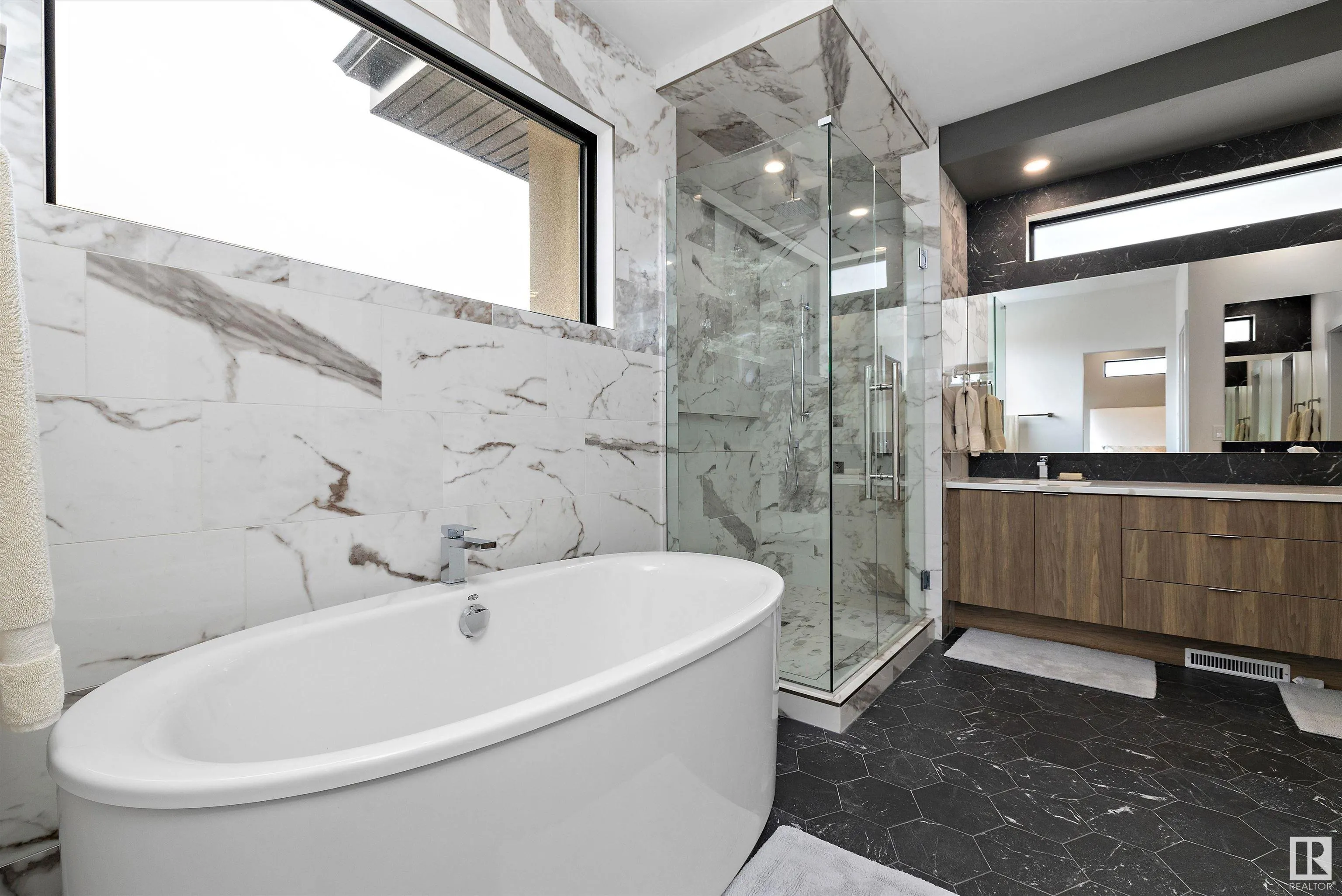 44A VALLEYVIEW Crescent