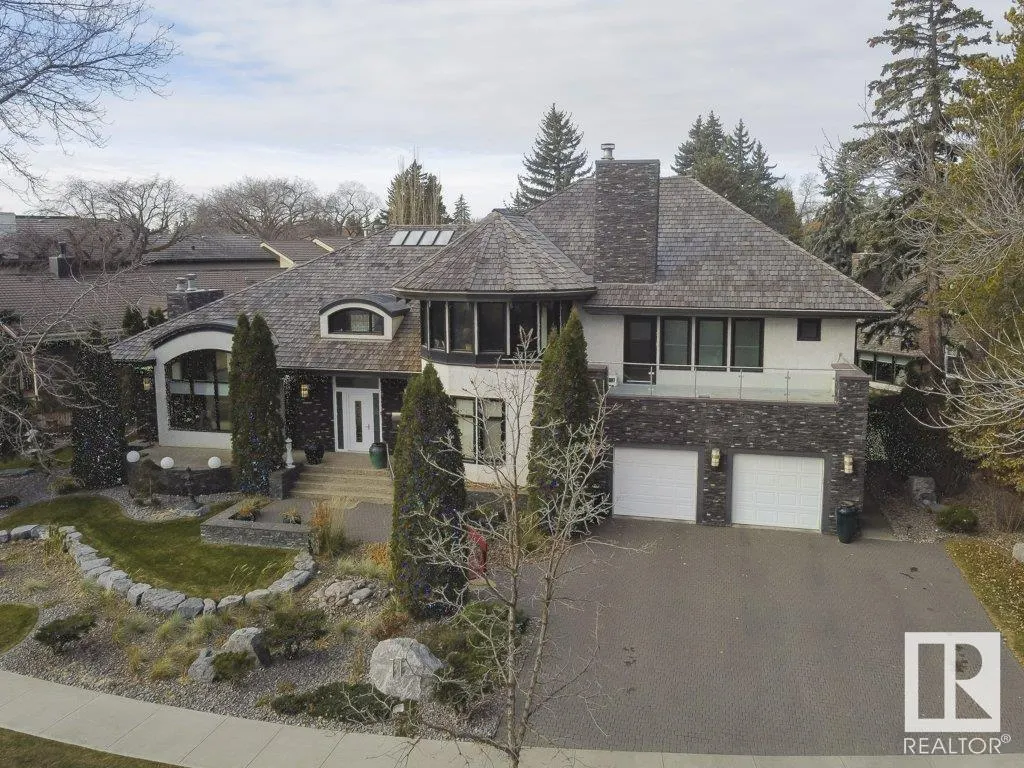 11 WELLINGTON Crescent