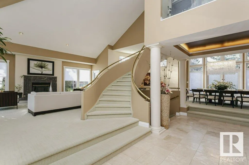 11 WELLINGTON Crescent