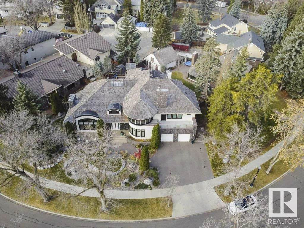 11 WELLINGTON Crescent