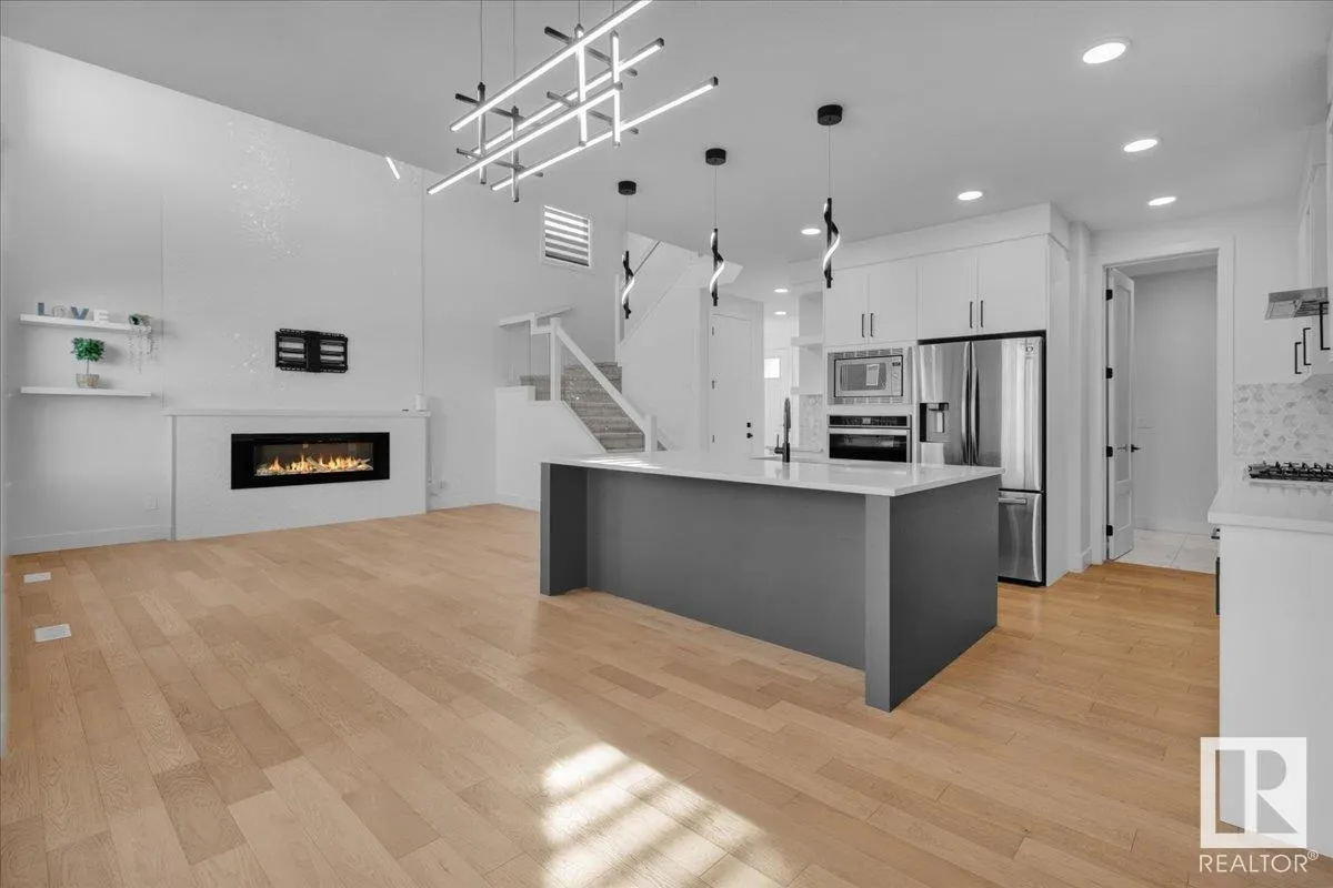 16112 34 Avenue