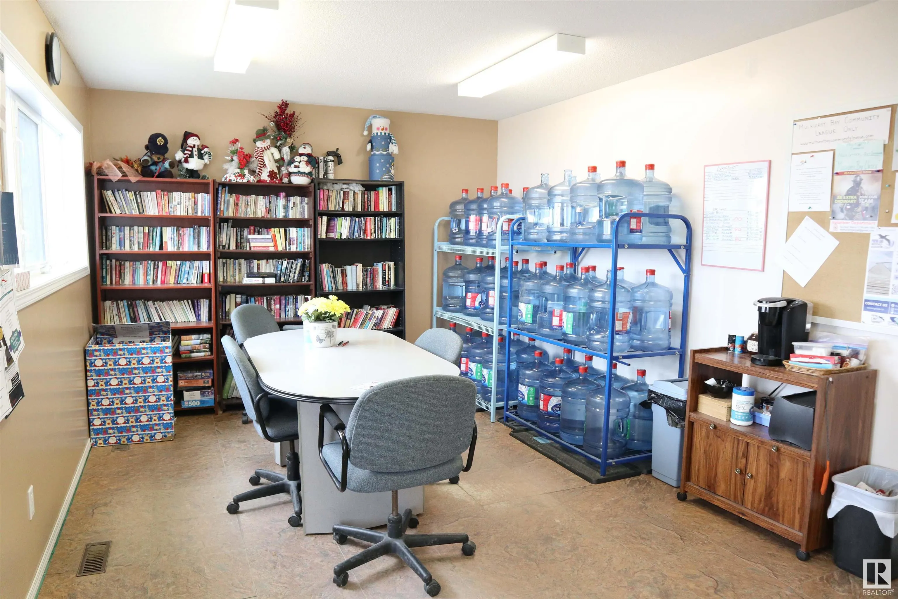 5606 LAKE Drive