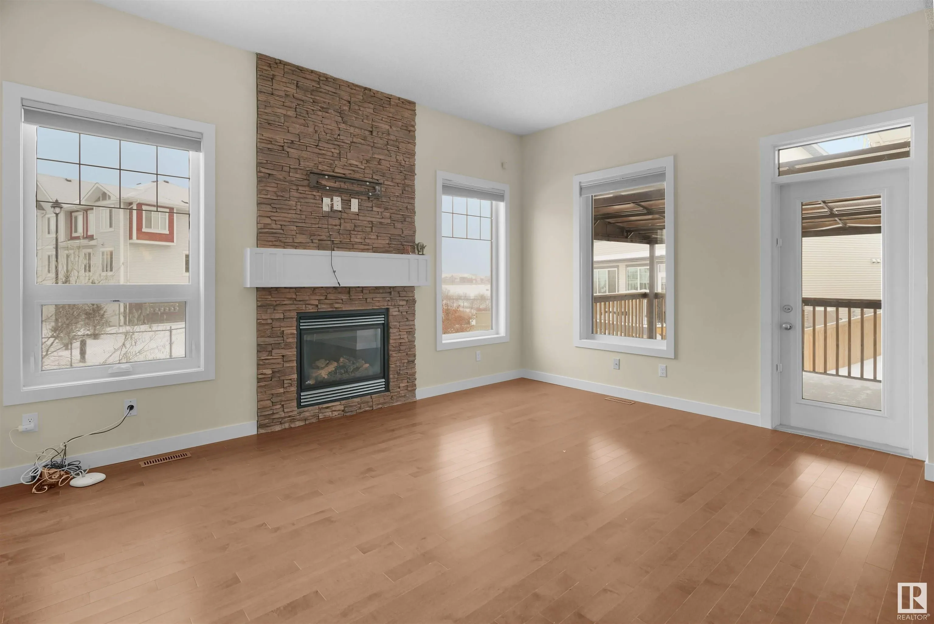 3071 Carpenter Landing