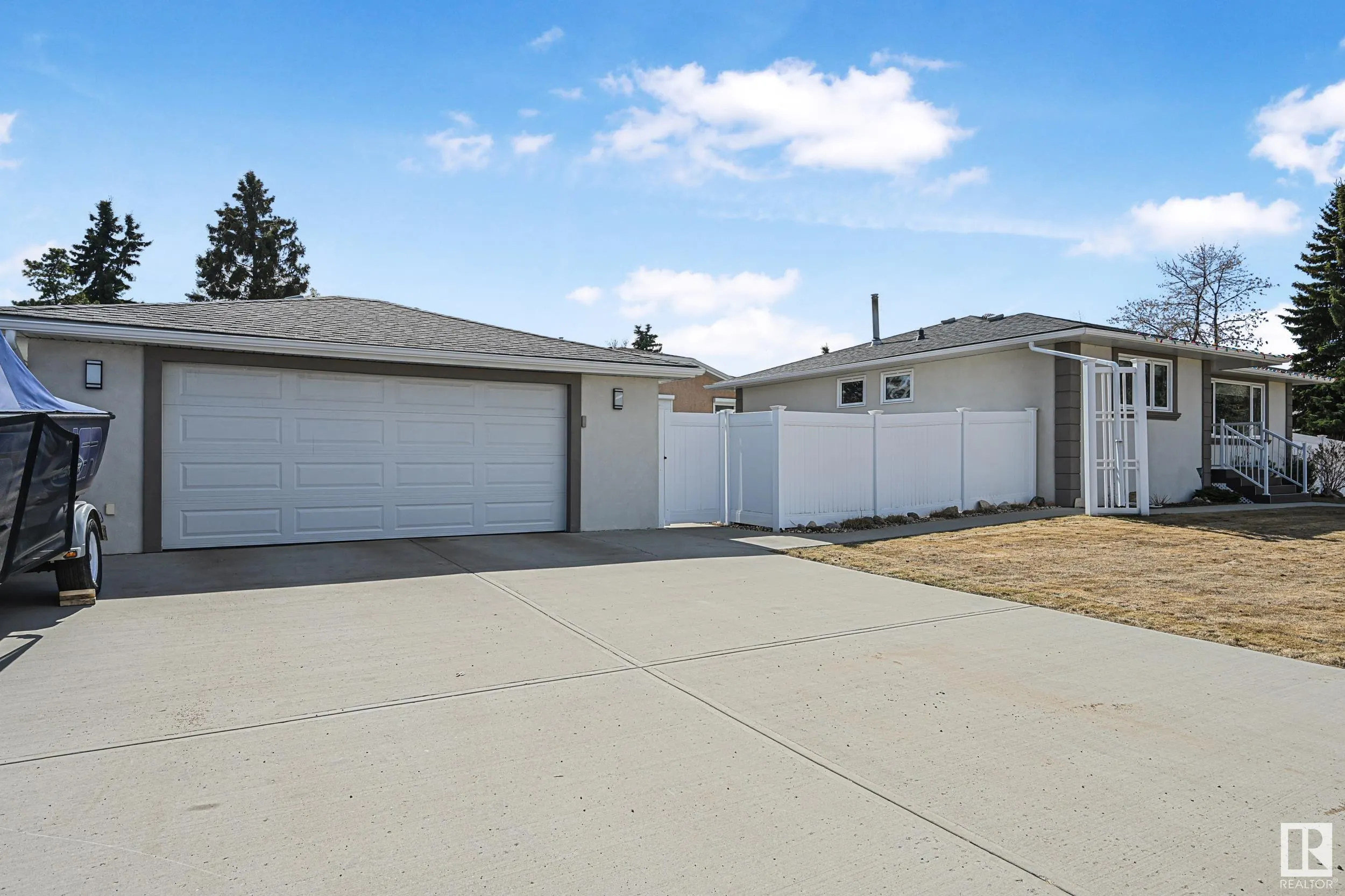 26 GLACIER Crescent