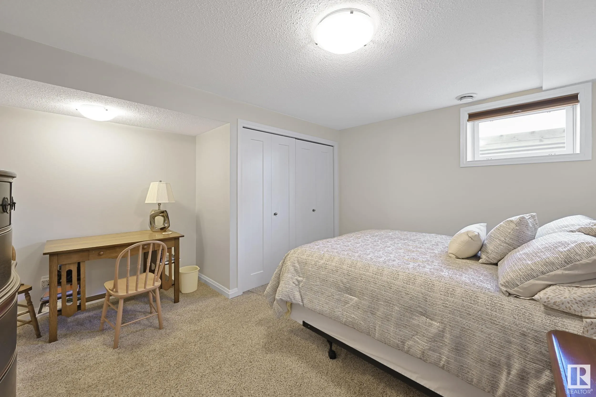26 GLACIER Crescent