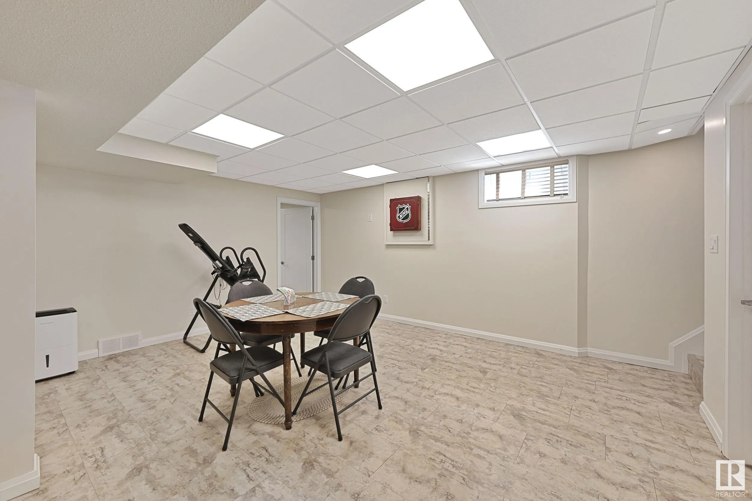 26 GLACIER Crescent