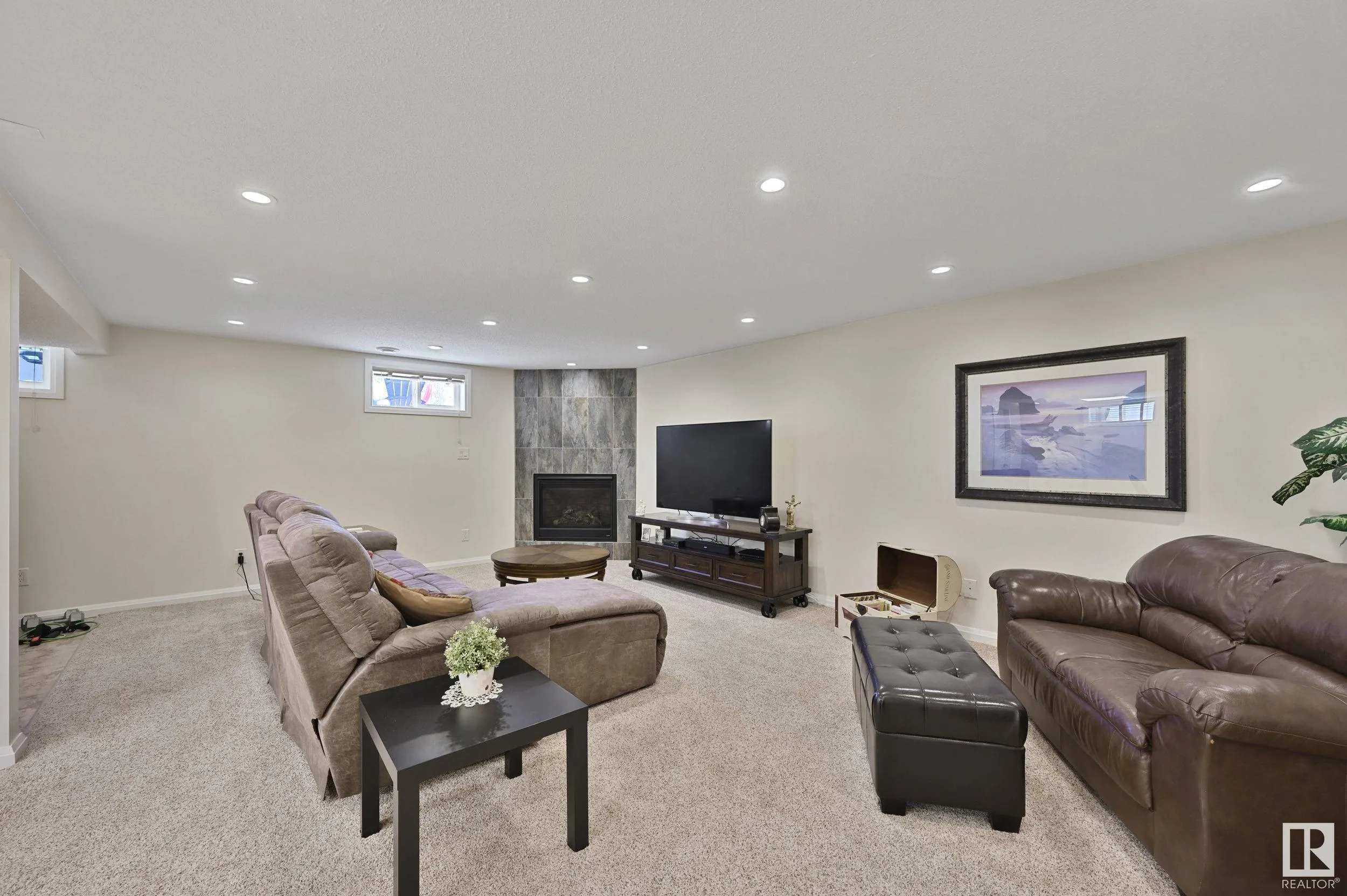 26 GLACIER Crescent