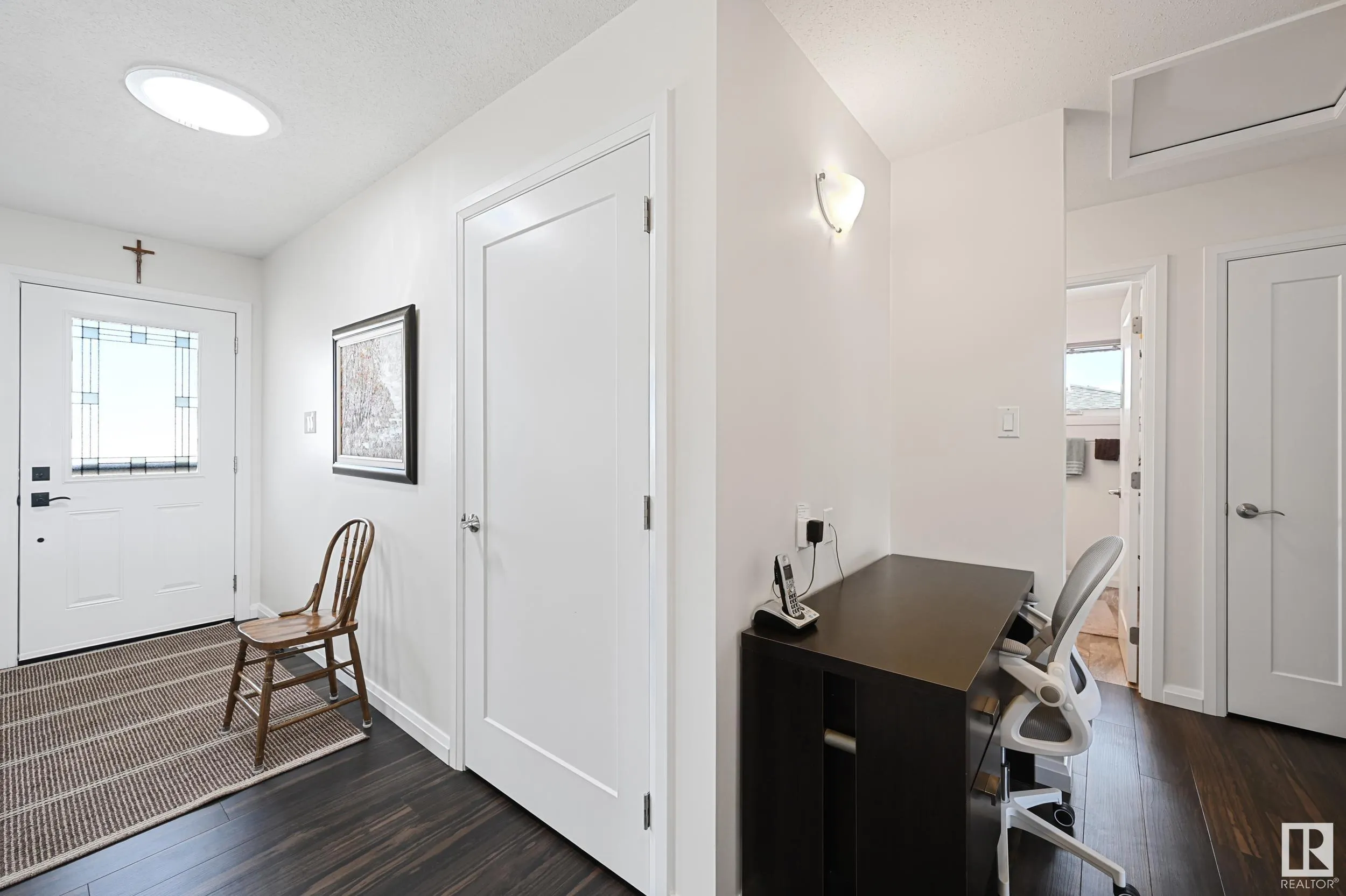 26 GLACIER Crescent