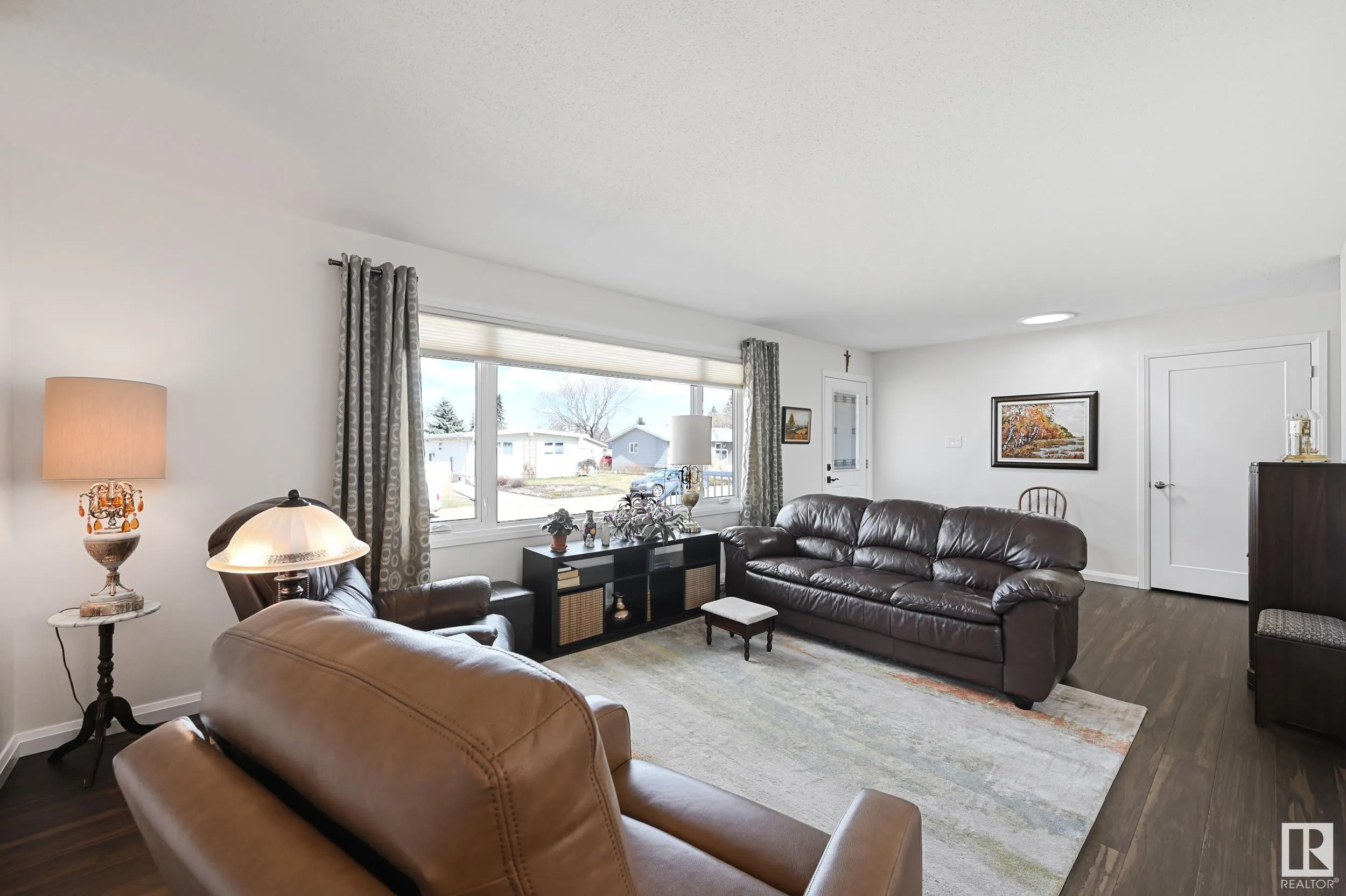 26 GLACIER Crescent