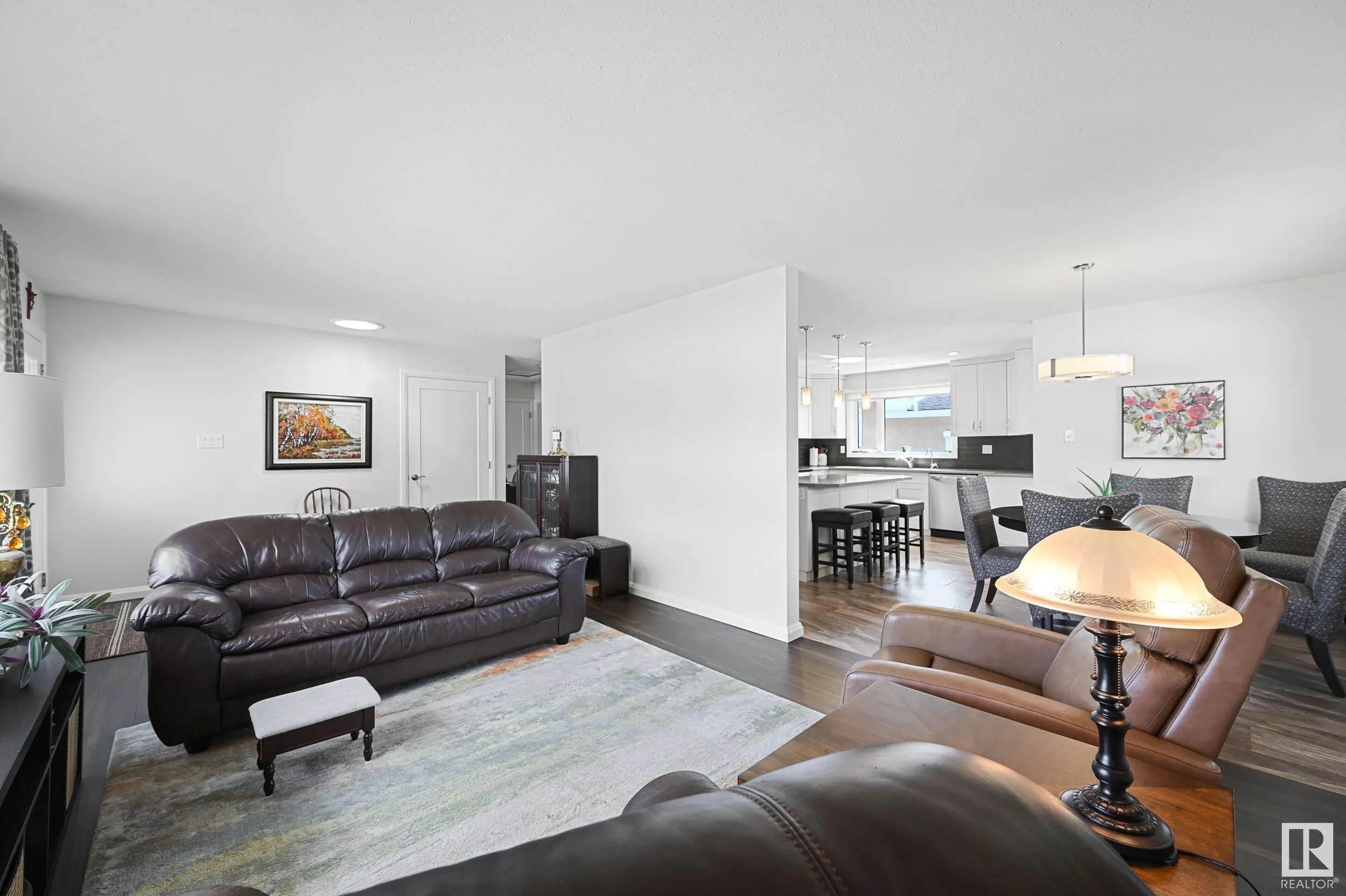 26 GLACIER Crescent