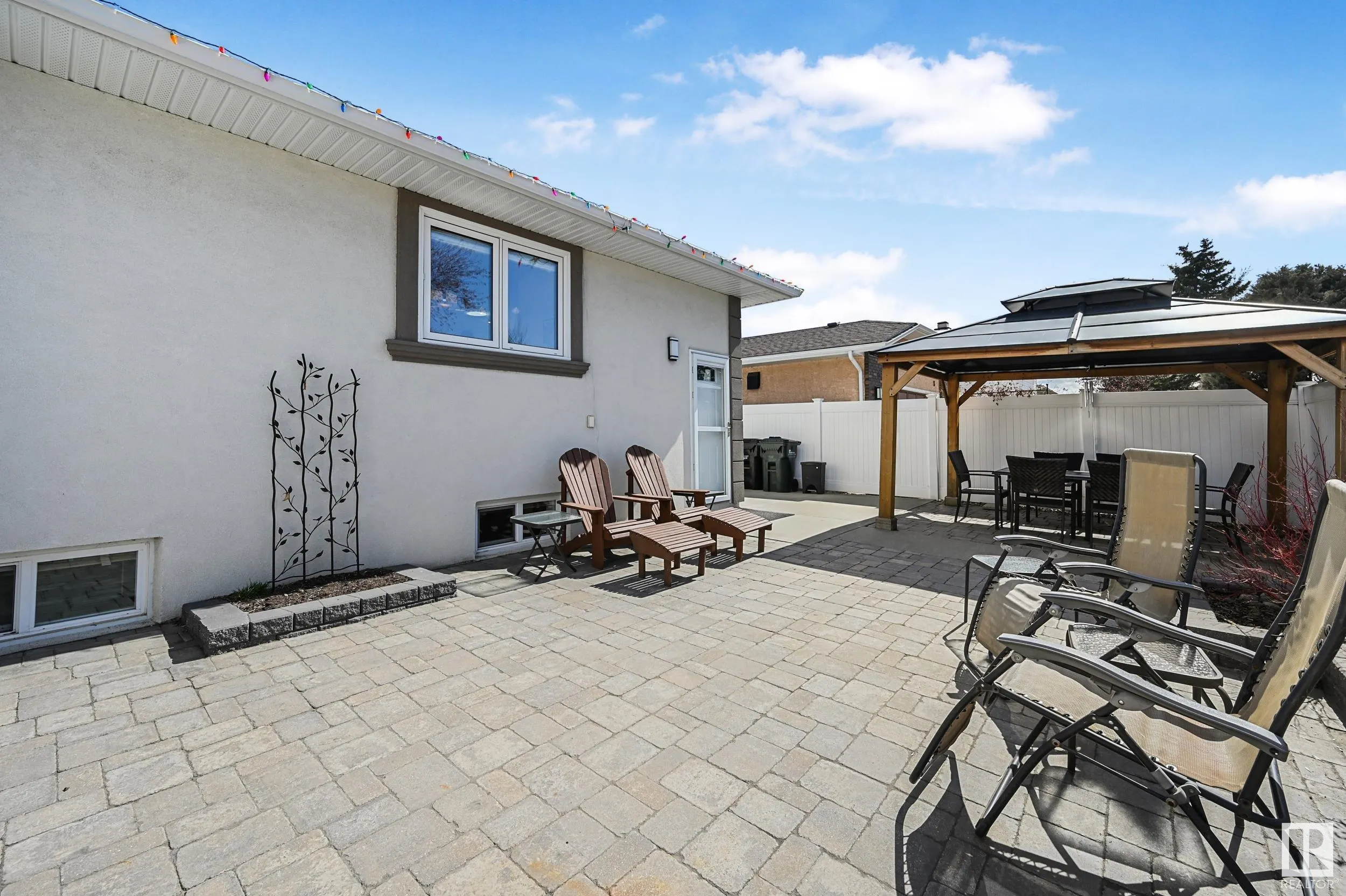 26 GLACIER Crescent