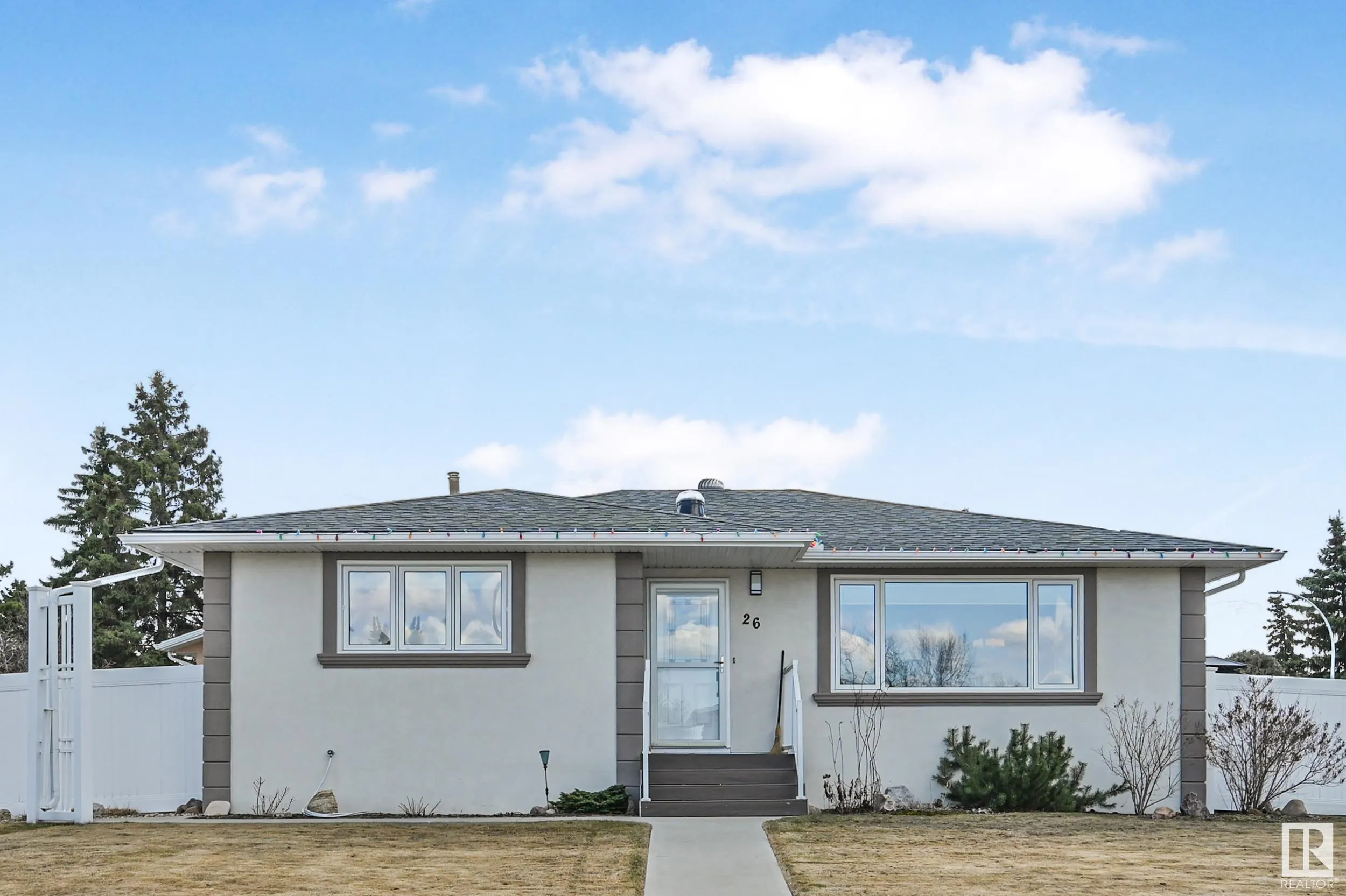 26 GLACIER Crescent