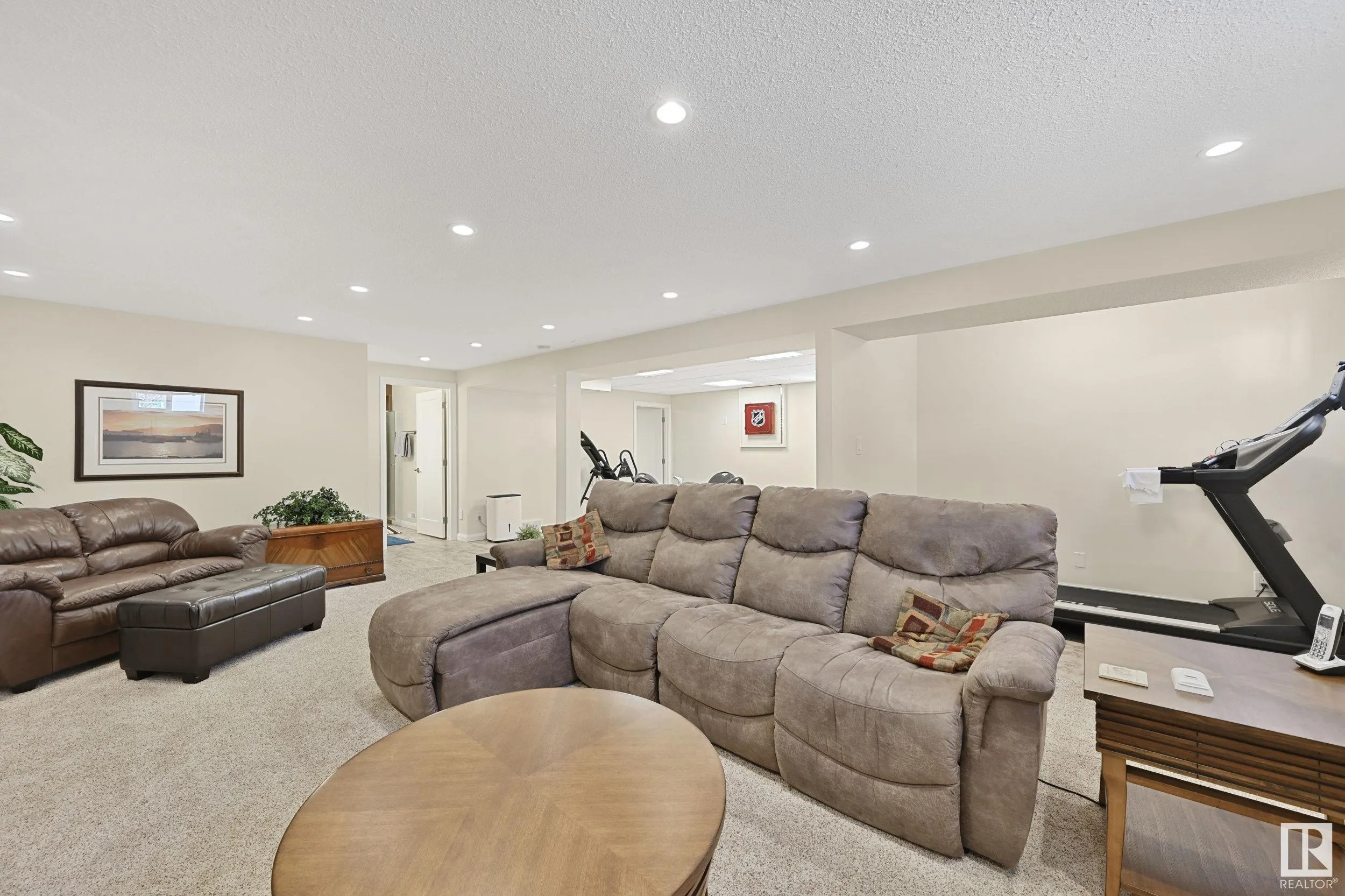 26 GLACIER Crescent