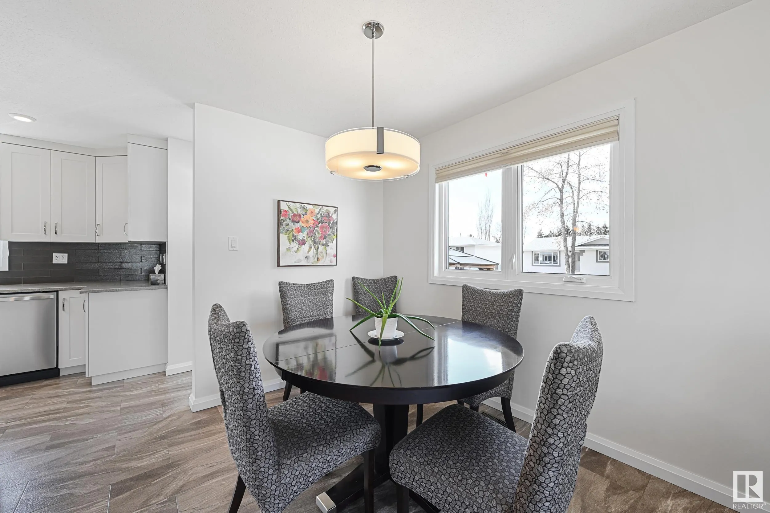 26 GLACIER Crescent