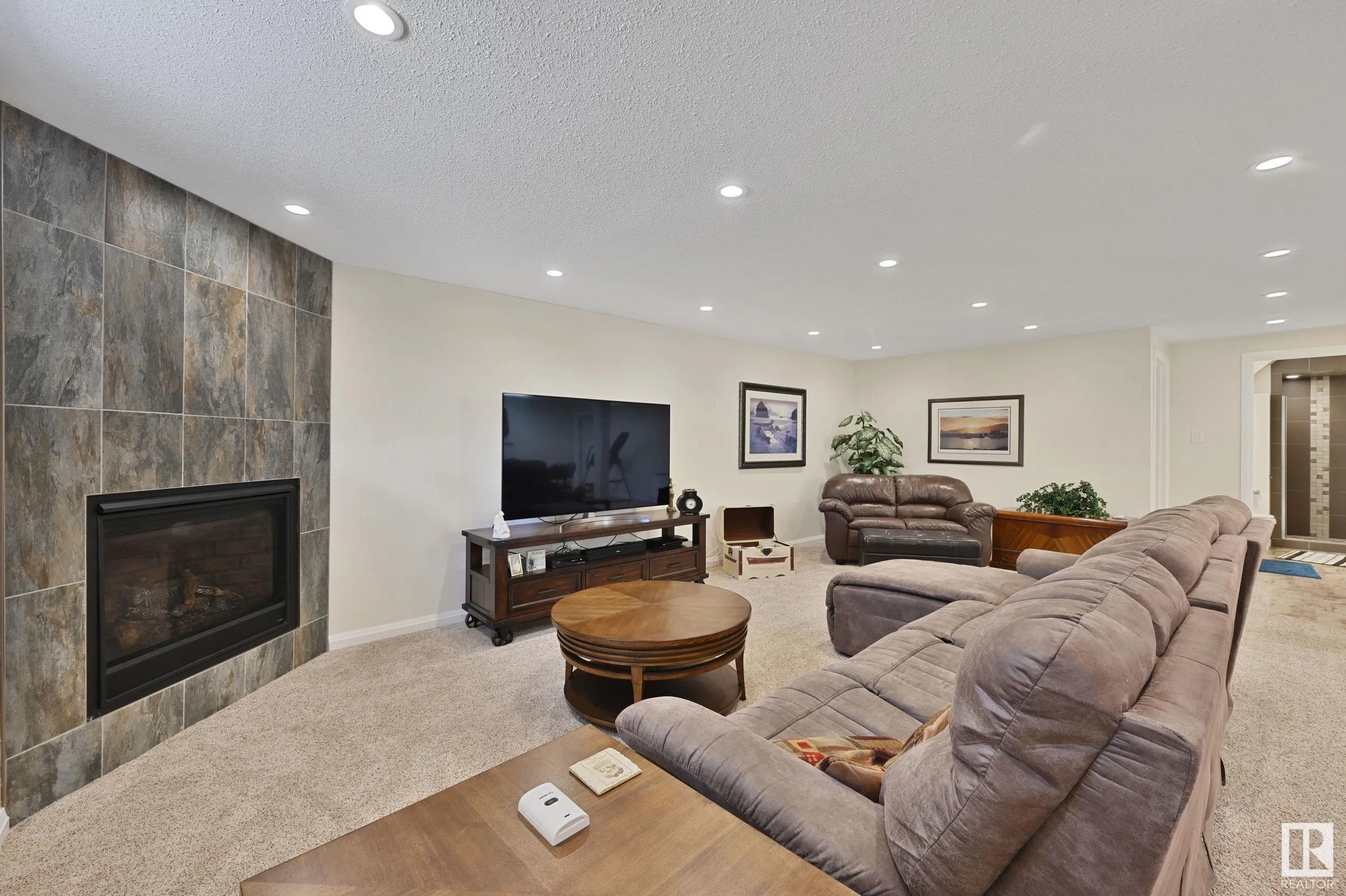 26 GLACIER Crescent