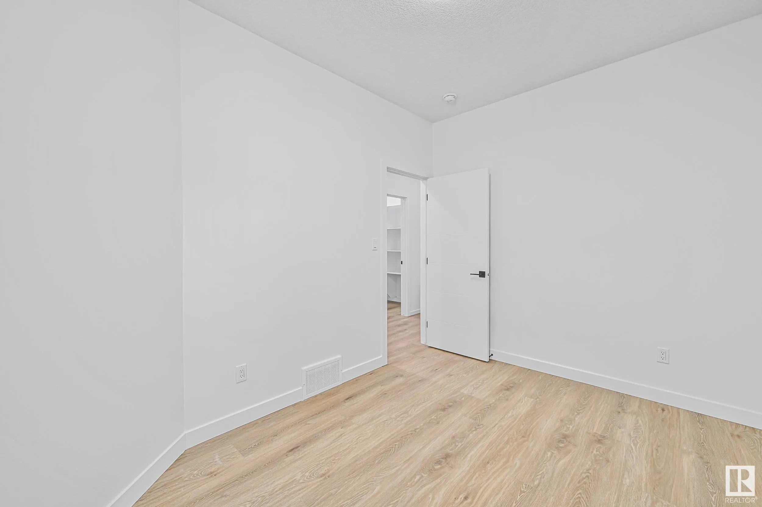 14 ENNS Court