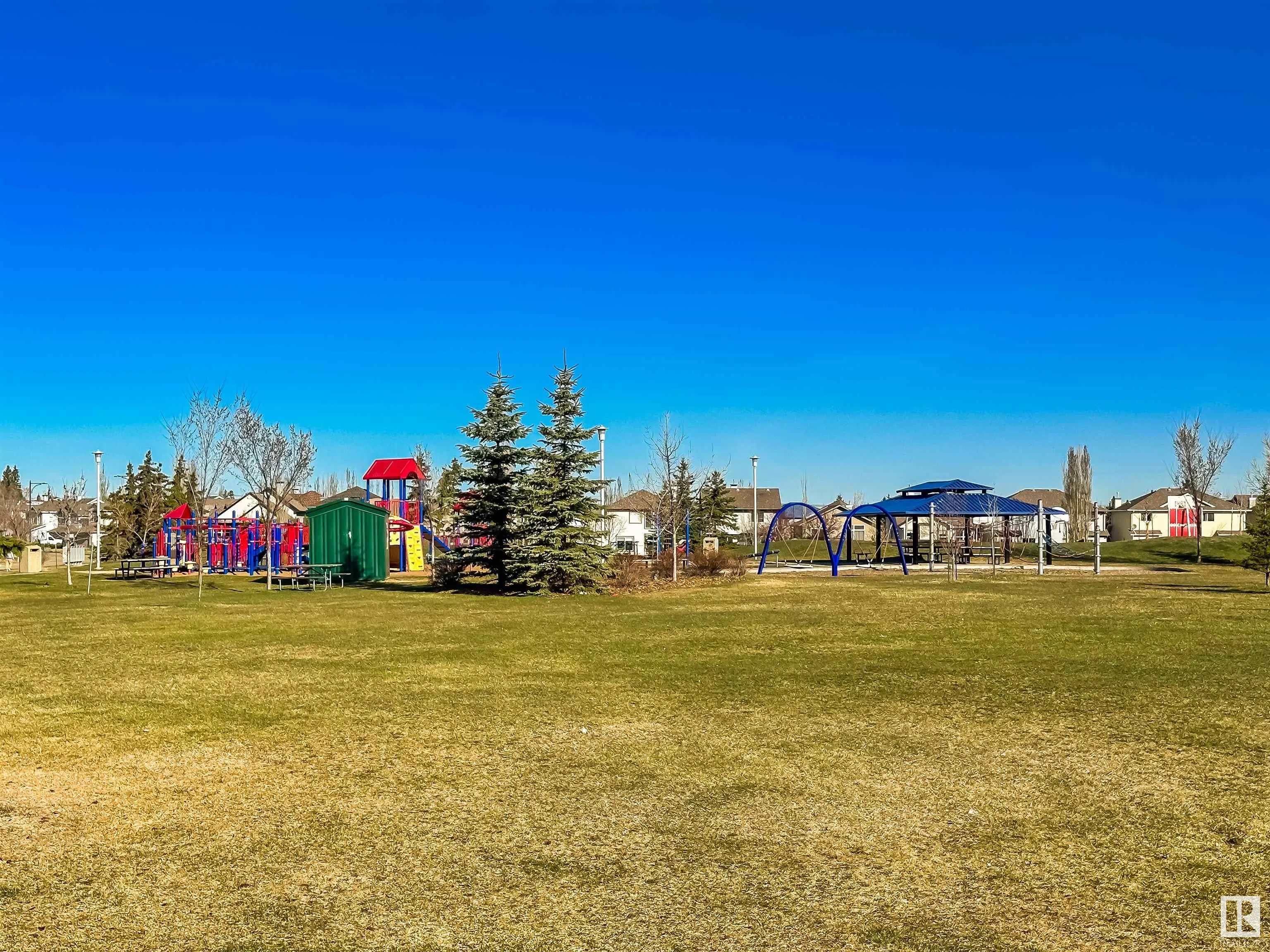 226 MACEWAN Road