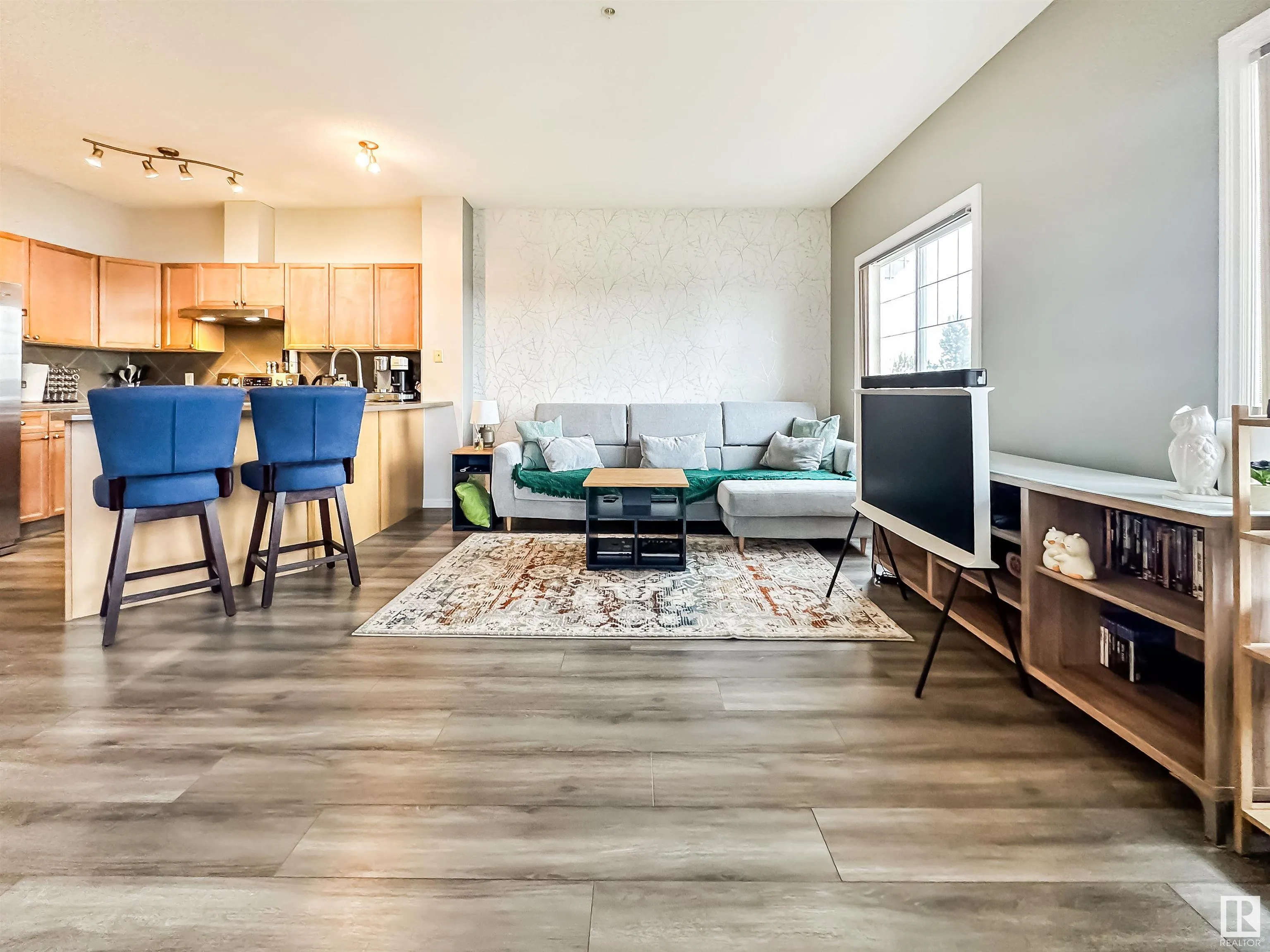 226 MACEWAN Road