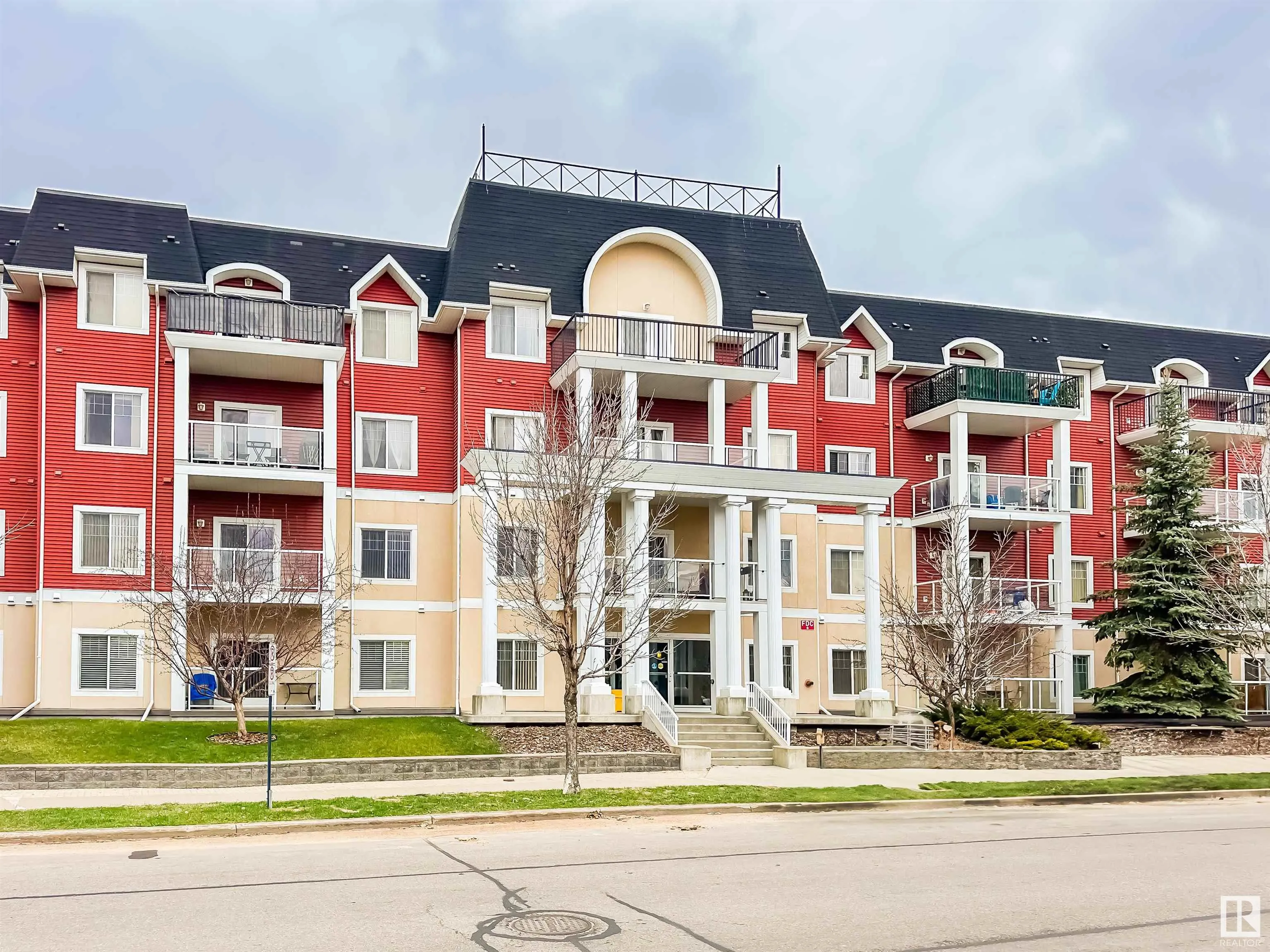 226 MACEWAN Road