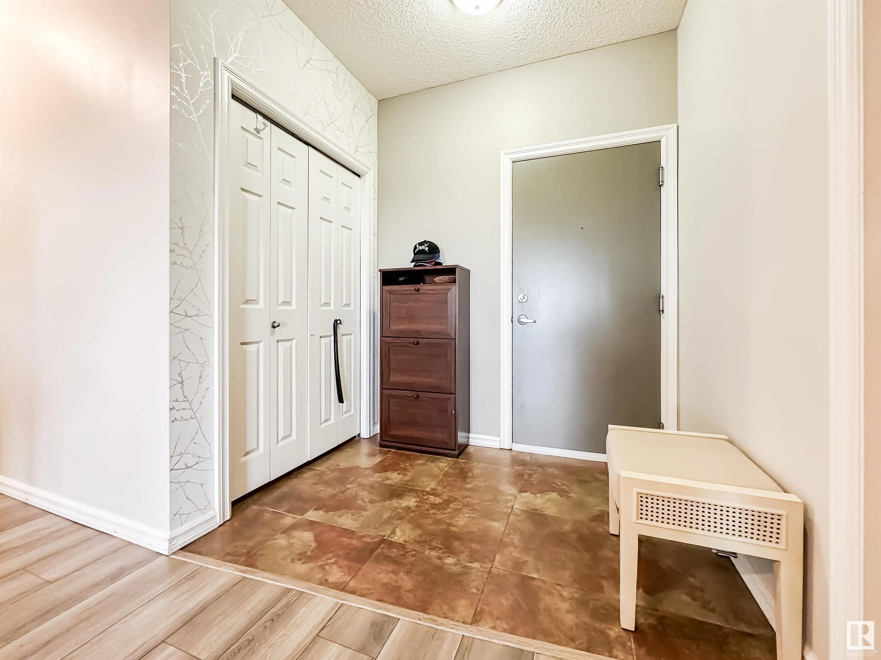 226 MACEWAN Road