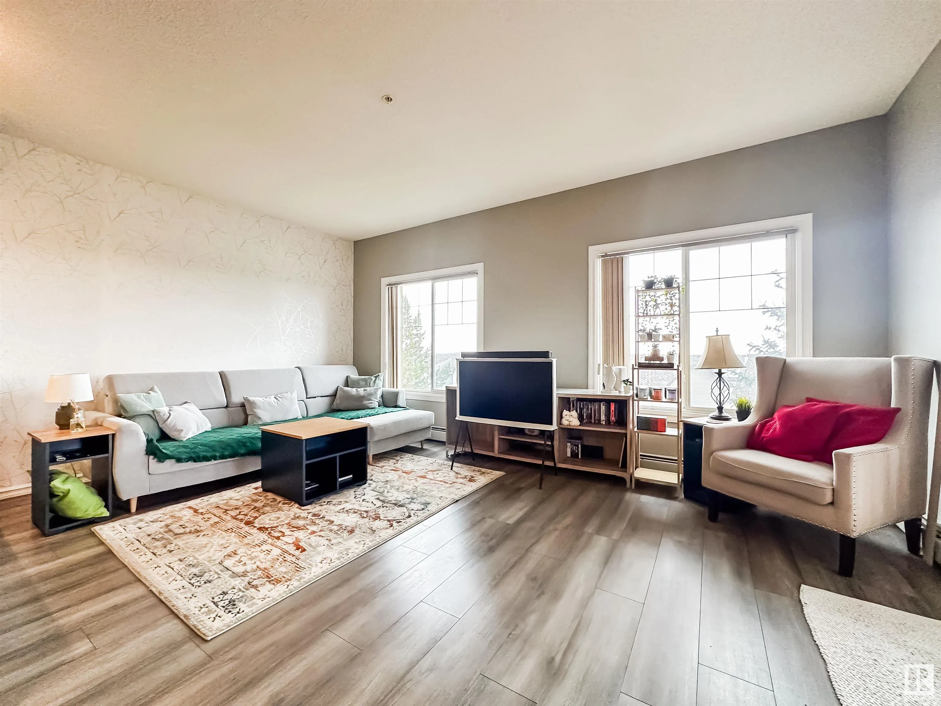 226 MACEWAN Road