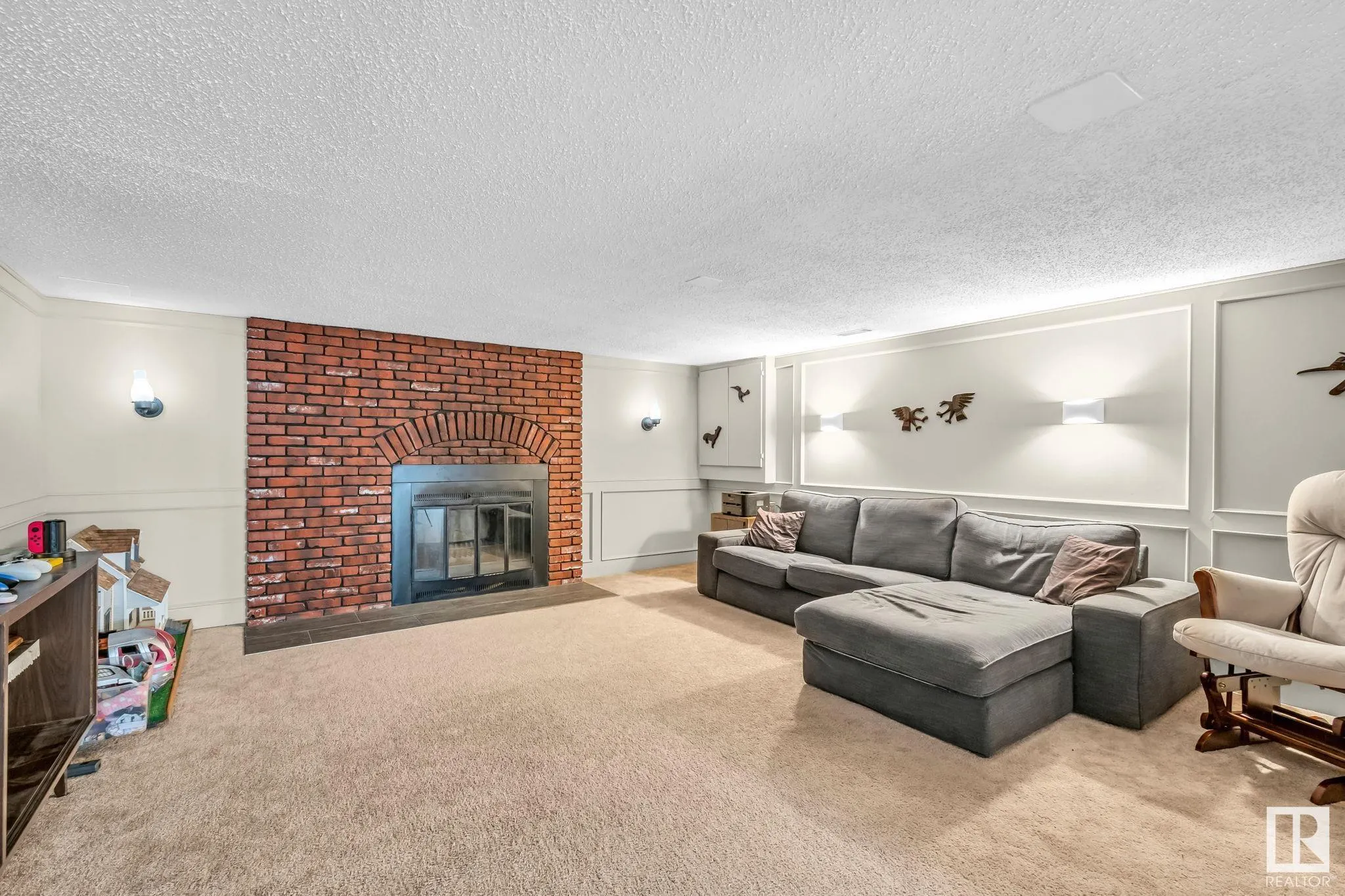 80 AKINS Drive
