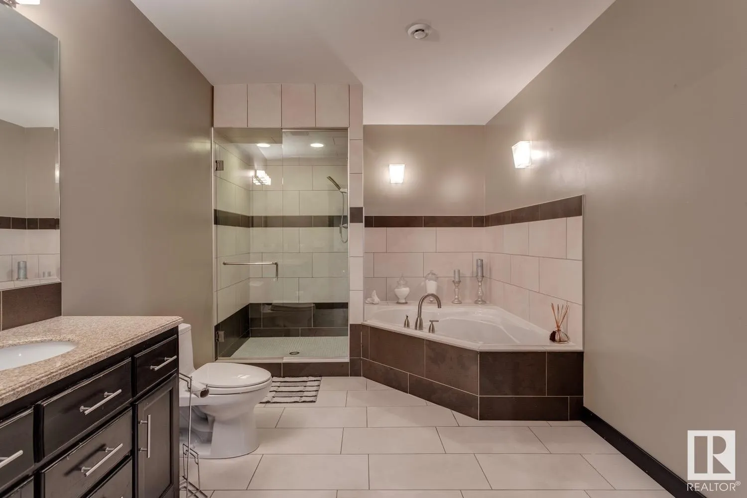 14 OAK Point(e)