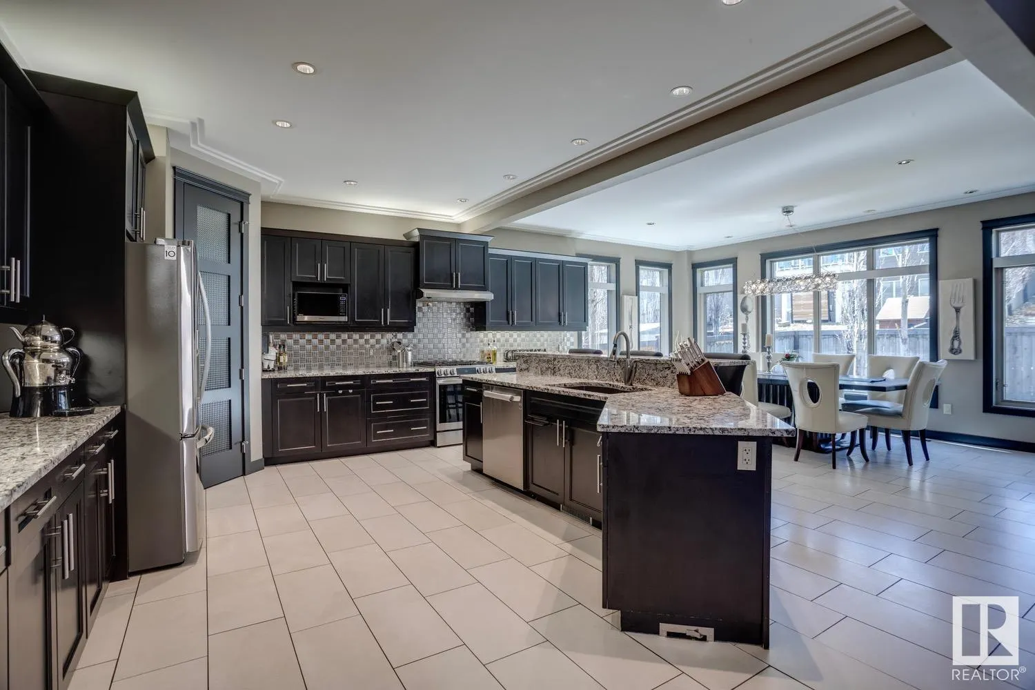 14 OAK Point(e)