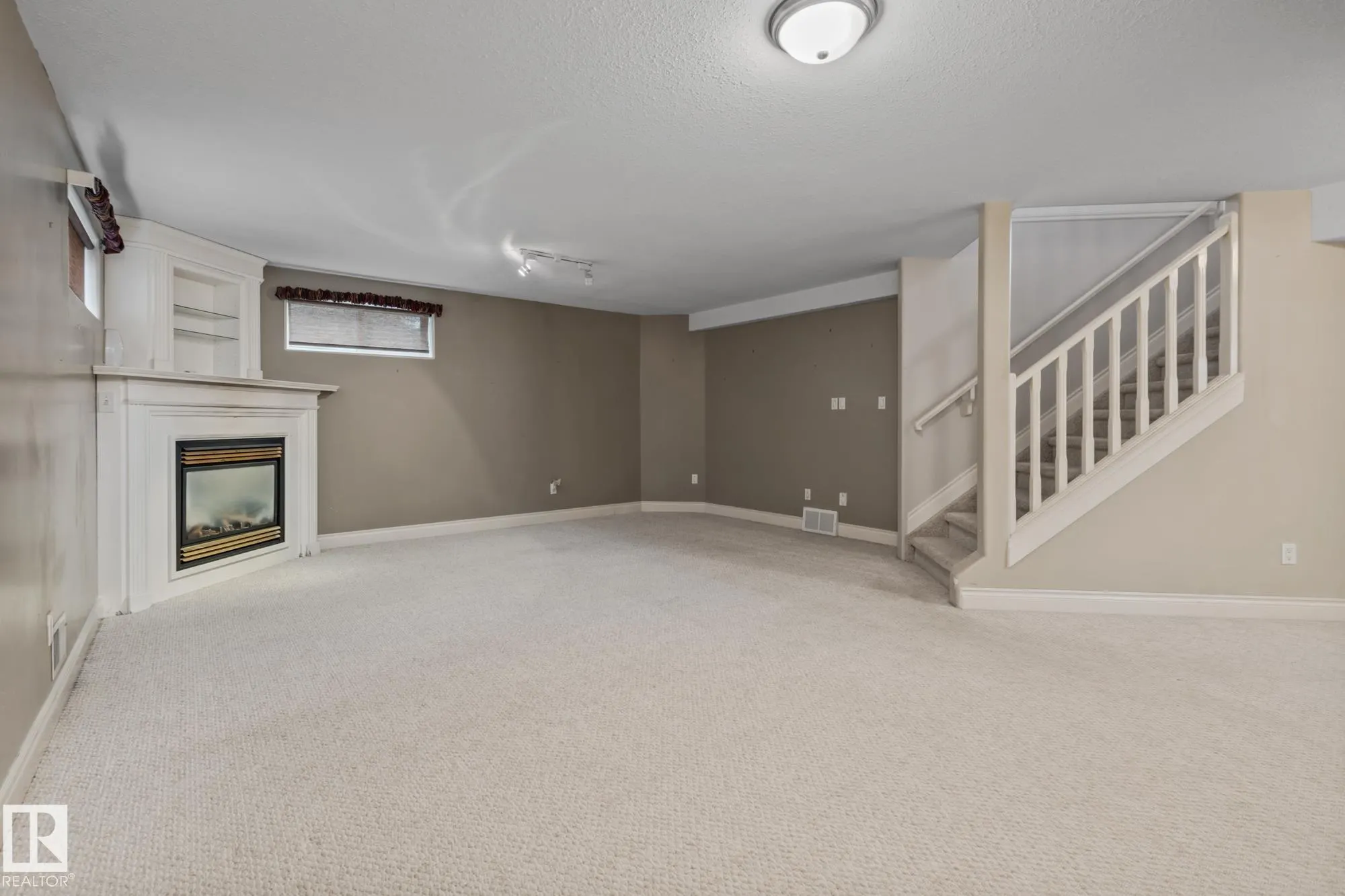 5500 CREEKSIDE Point(e)