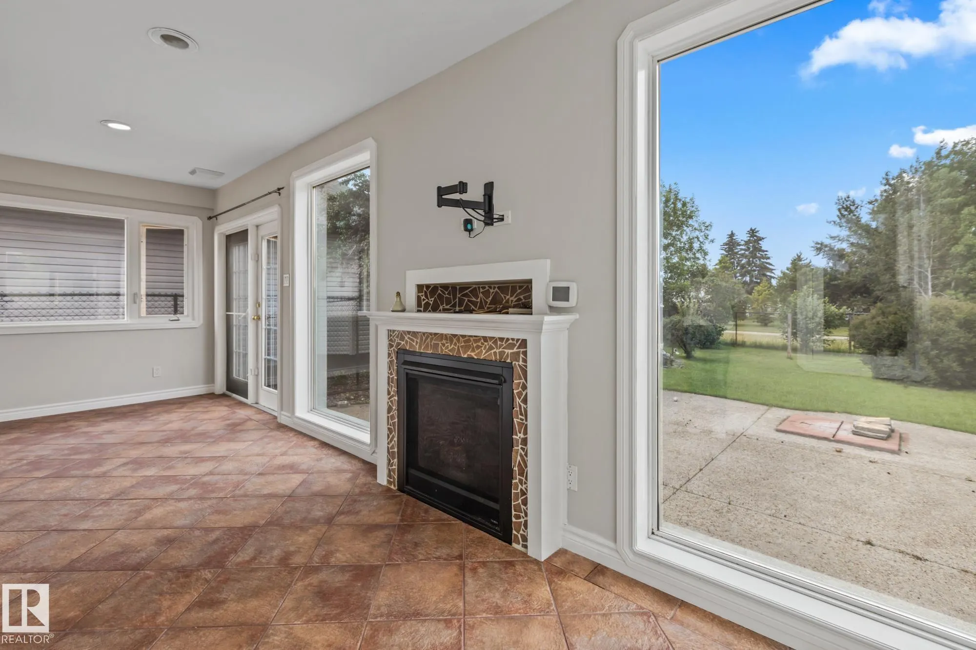 5500 CREEKSIDE Point(e)