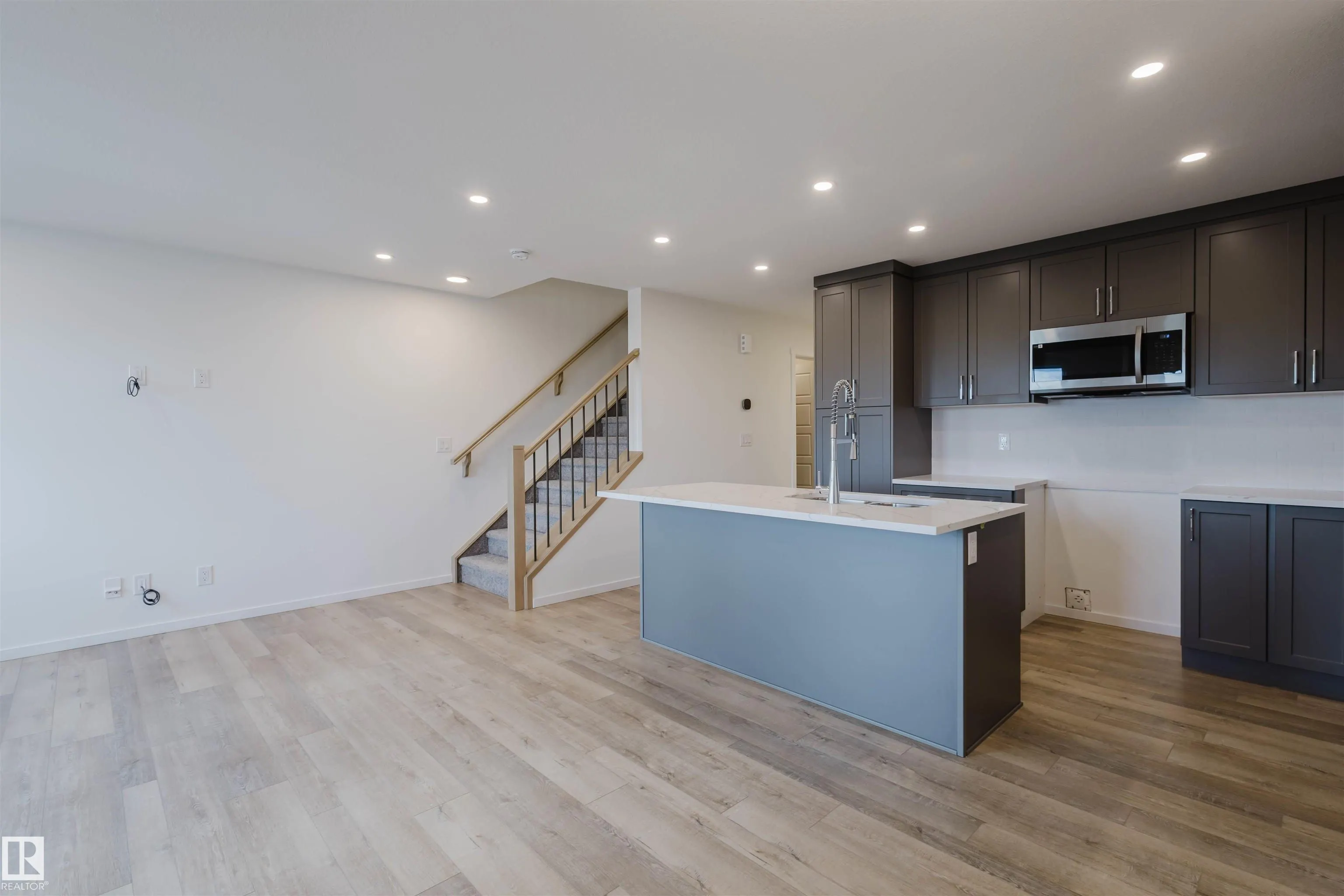 1050 Hearthstone Boulevard