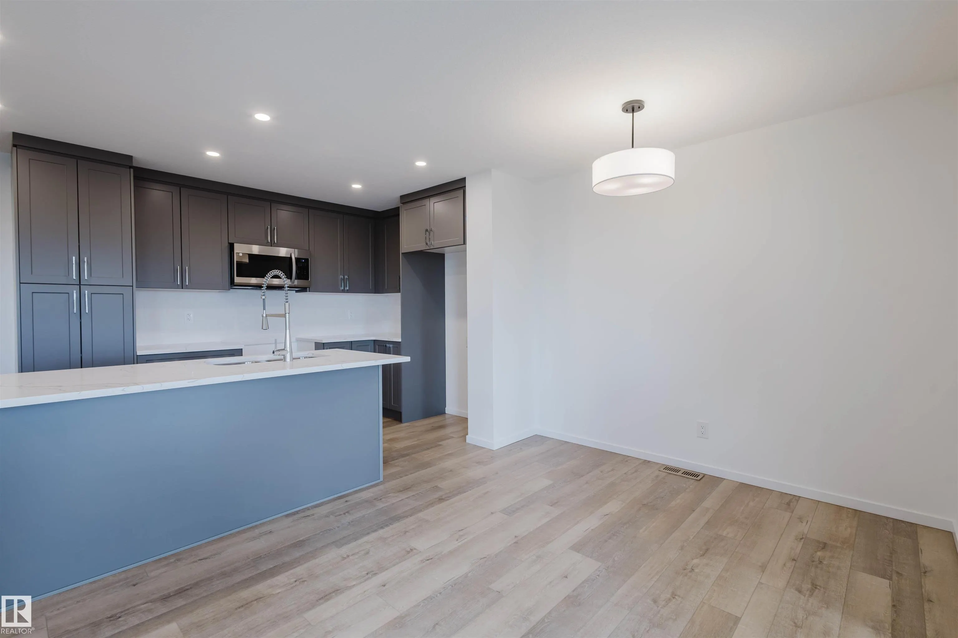 1050 Hearthstone Boulevard