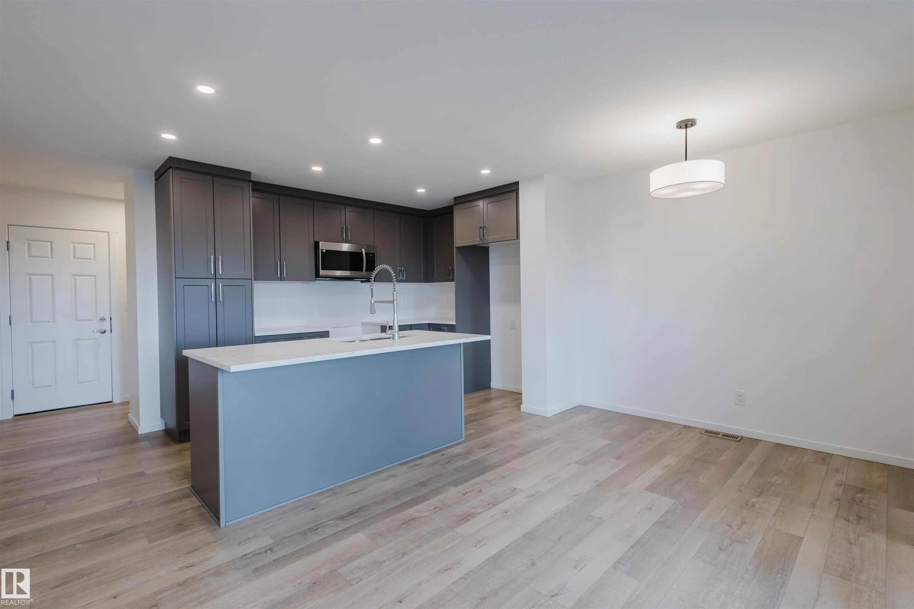 1050 Hearthstone Boulevard