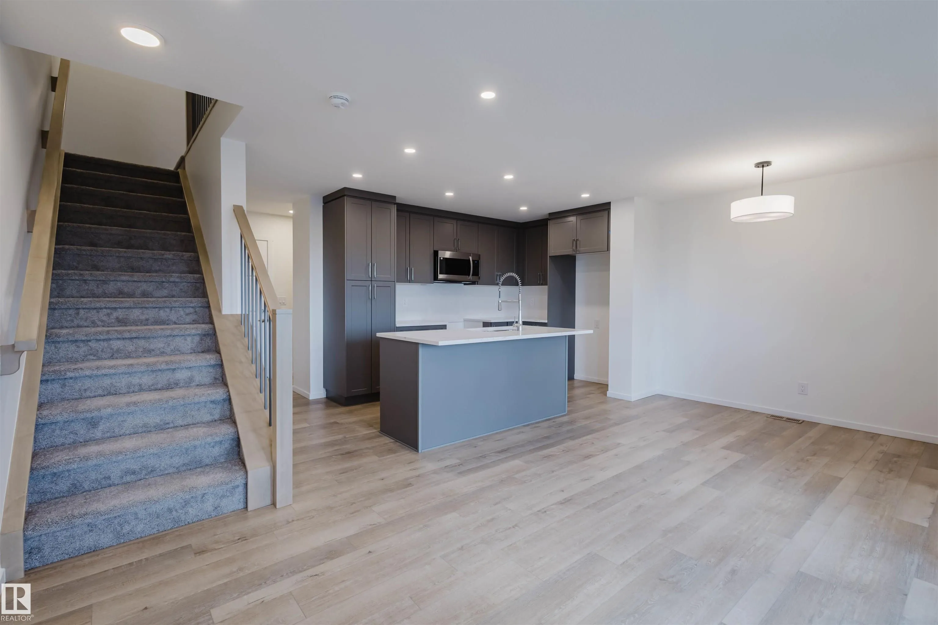 1050 Hearthstone Boulevard