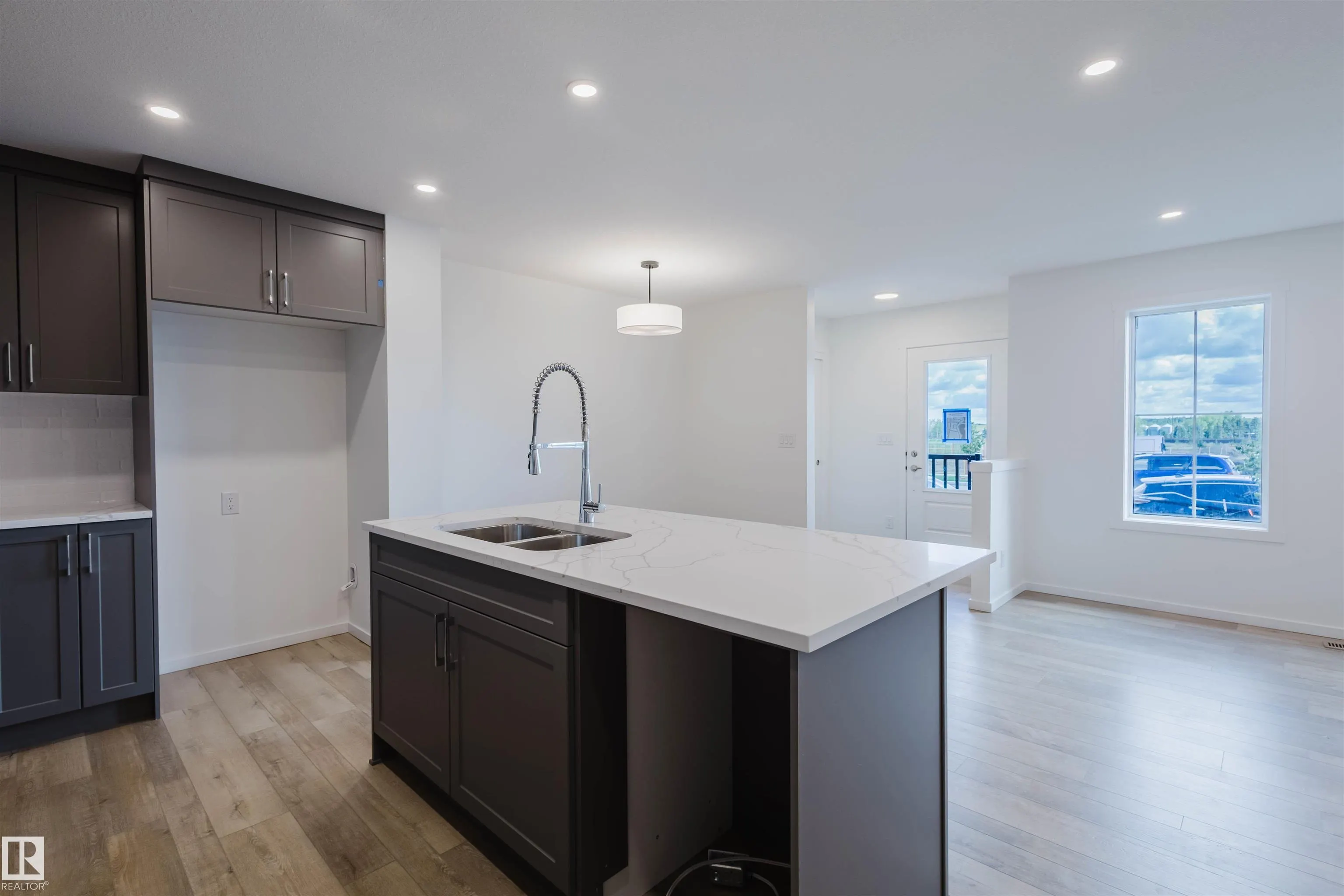 1050 Hearthstone Boulevard