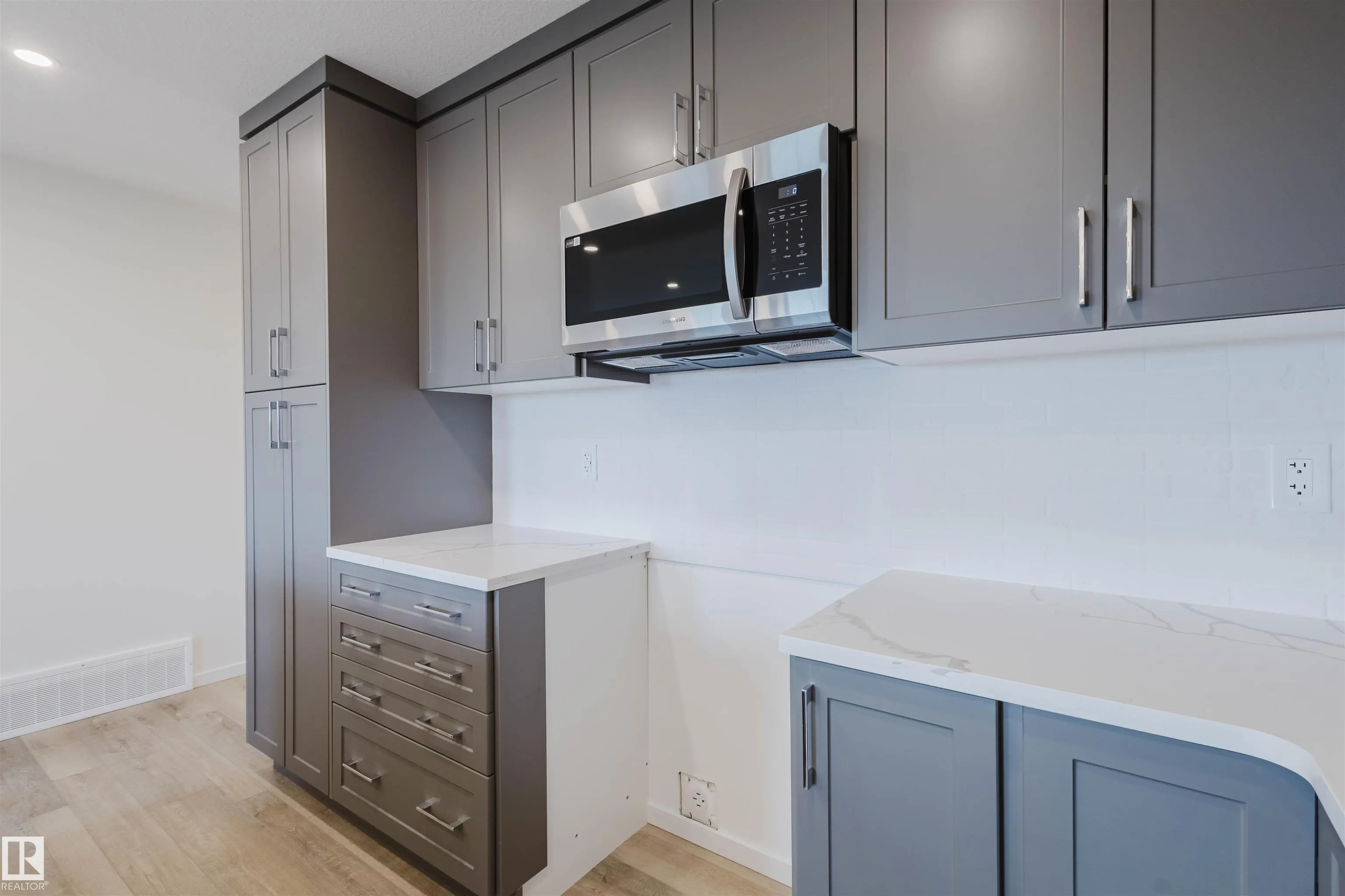 1050 Hearthstone Boulevard