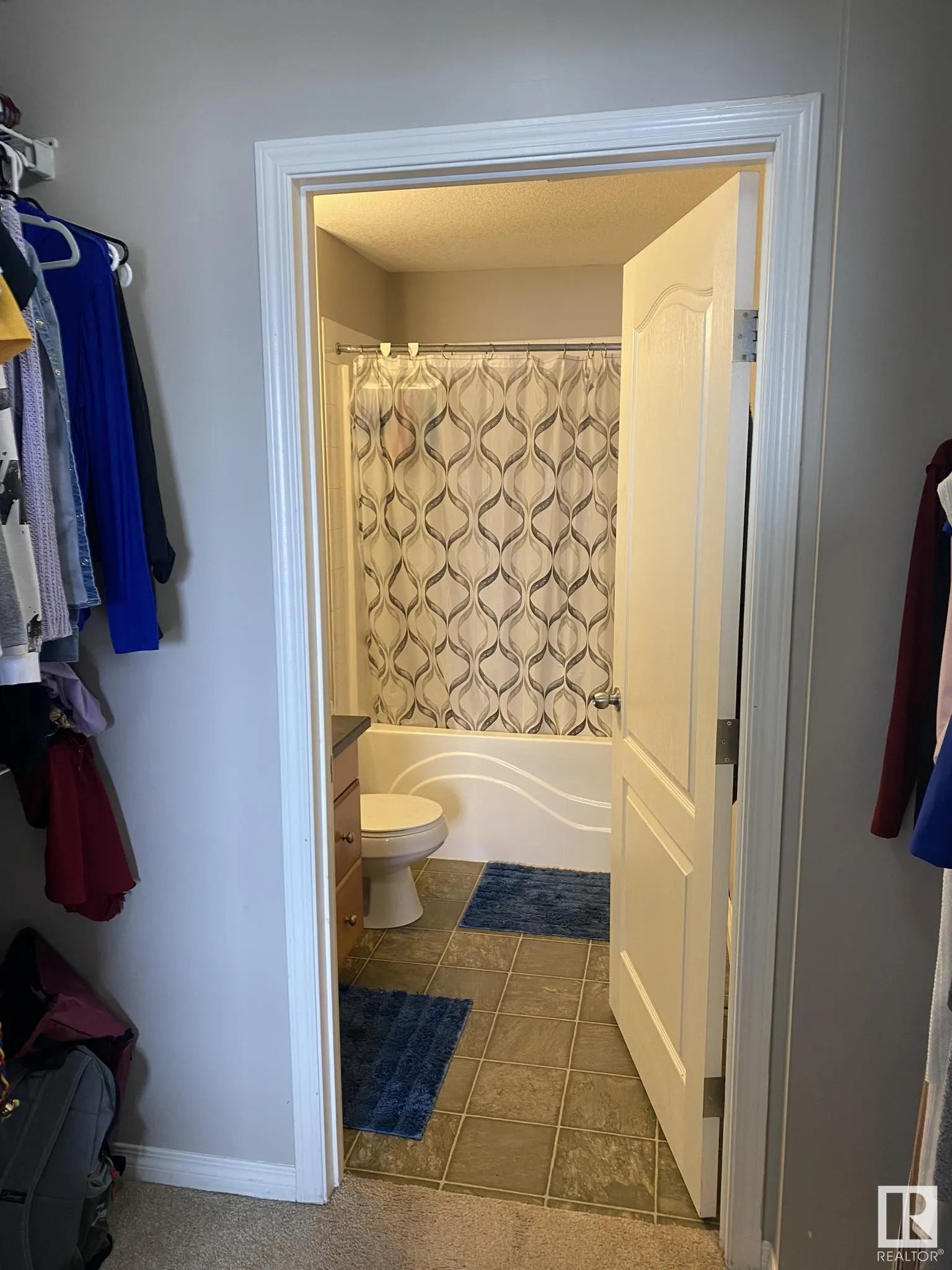 320 CLAREVIEW STATION Drive