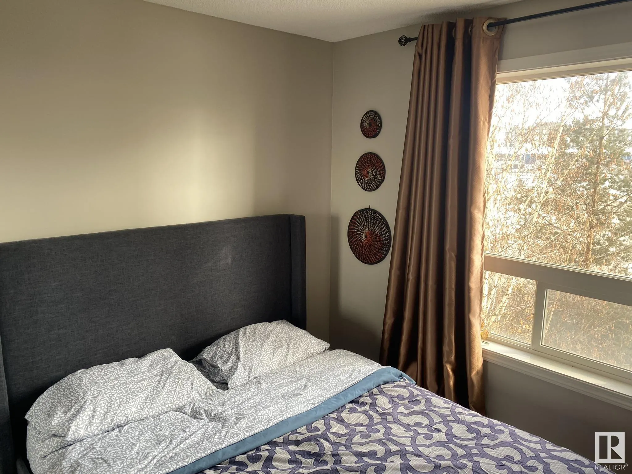 320 CLAREVIEW STATION Drive