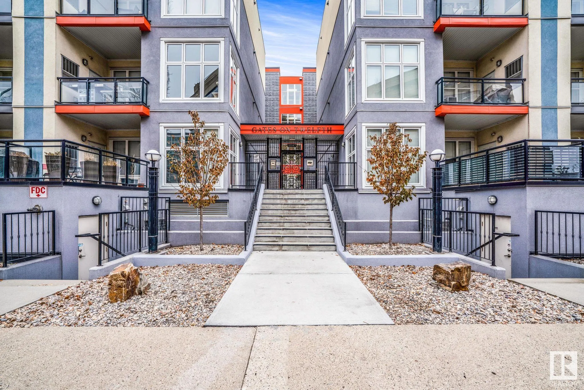 320 CLAREVIEW STATION Drive