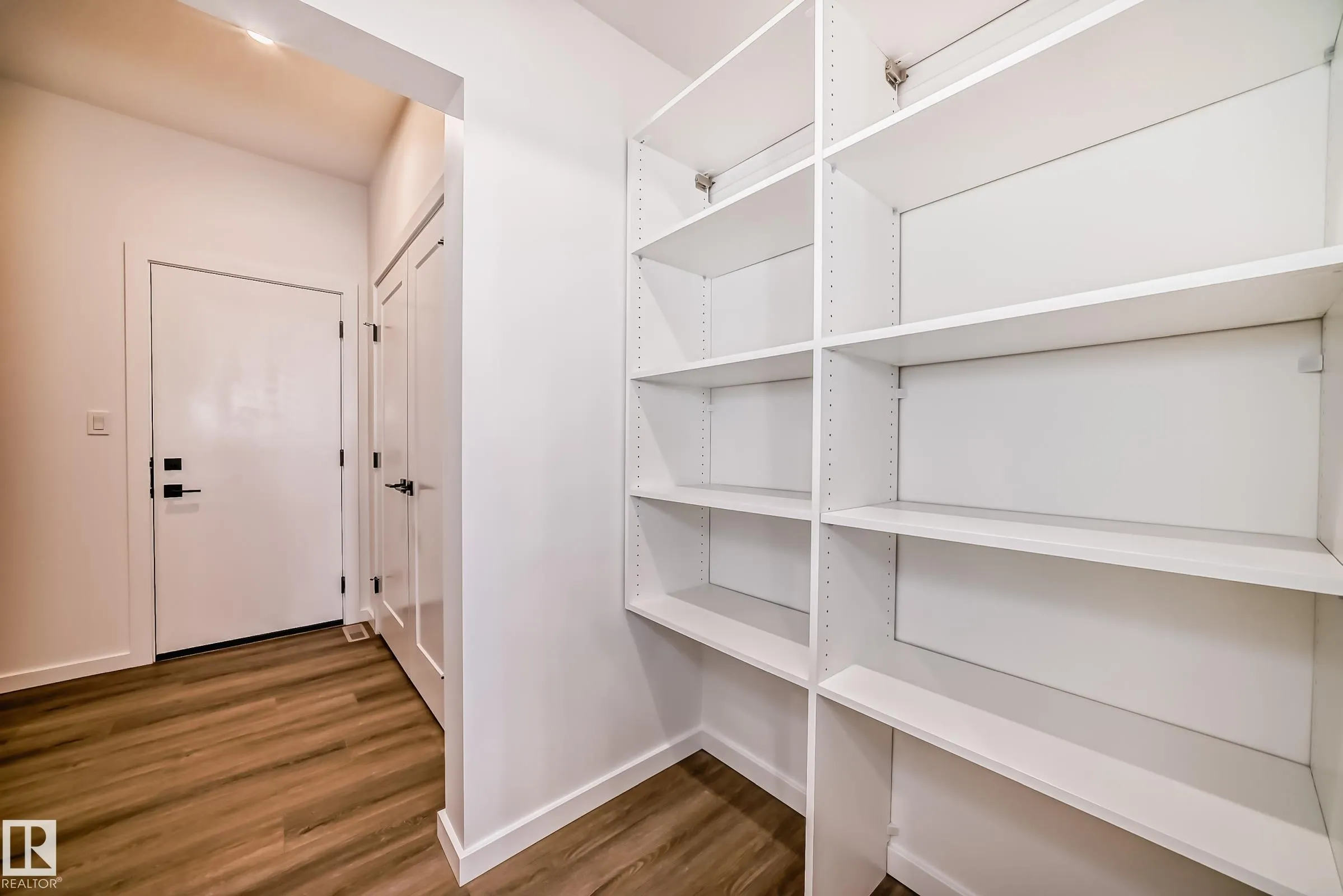 1362 AINSLIE Wynd