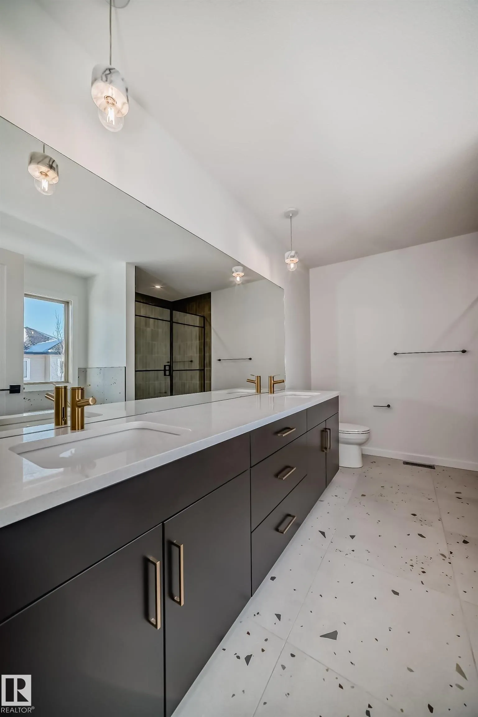 1362 AINSLIE Wynd
