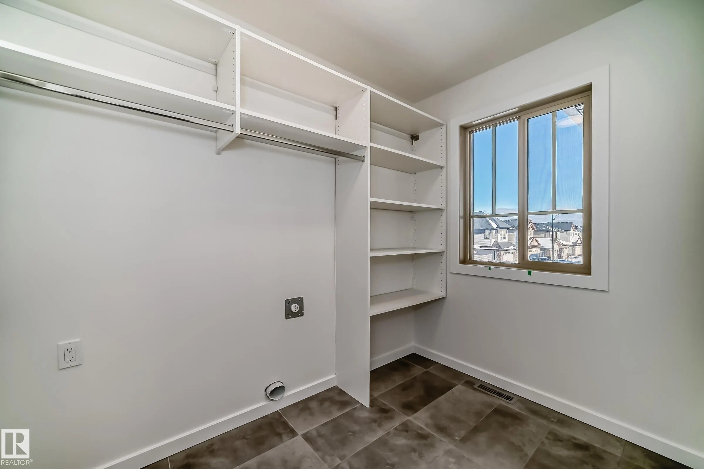 1362 AINSLIE Wynd