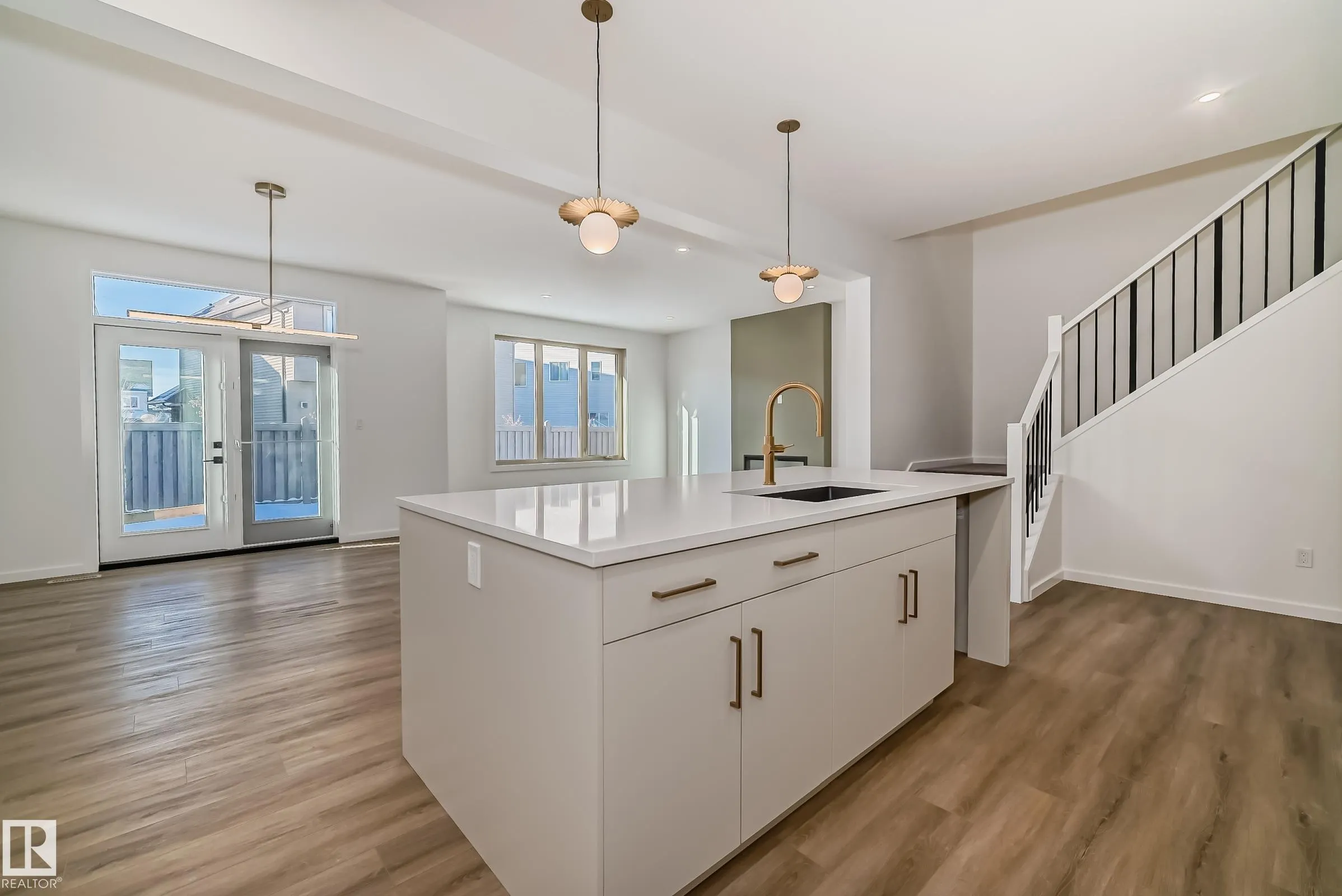 1362 AINSLIE Wynd