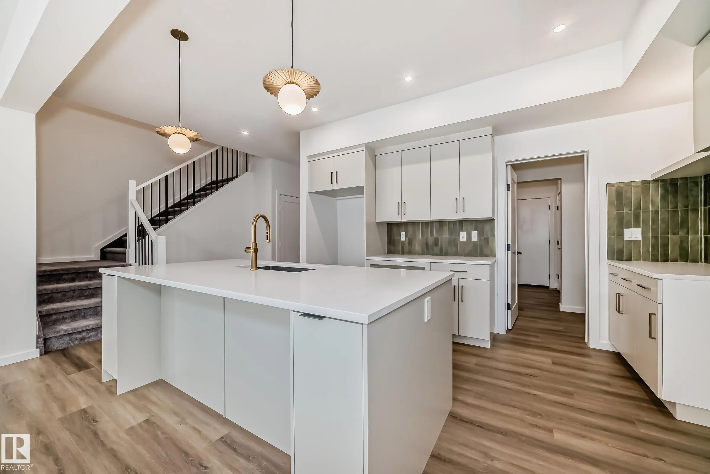 1362 AINSLIE Wynd