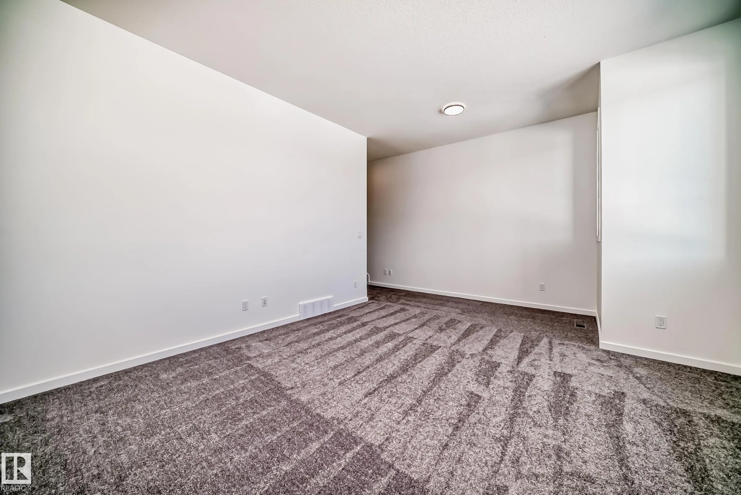 1362 AINSLIE Wynd