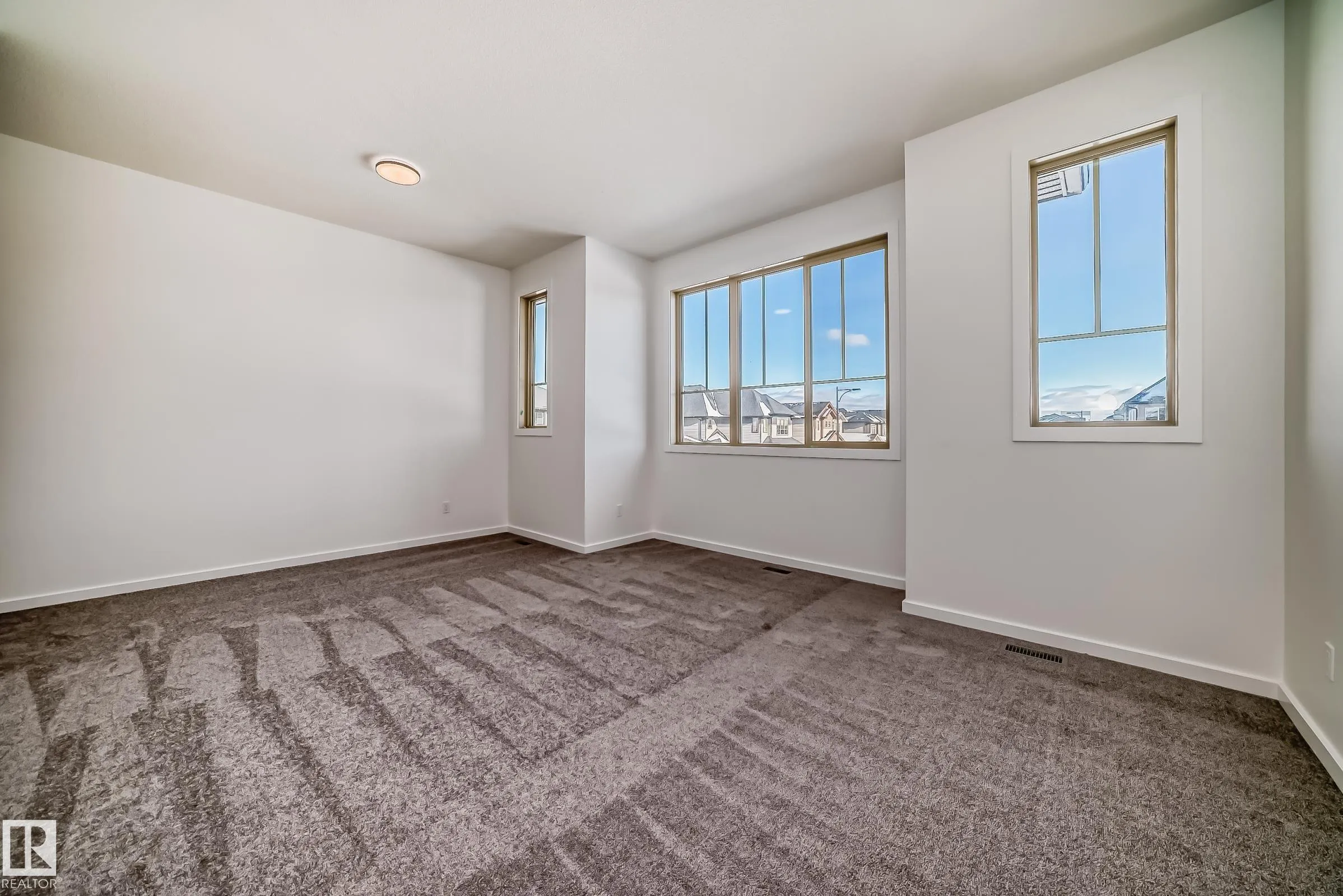 1362 AINSLIE Wynd